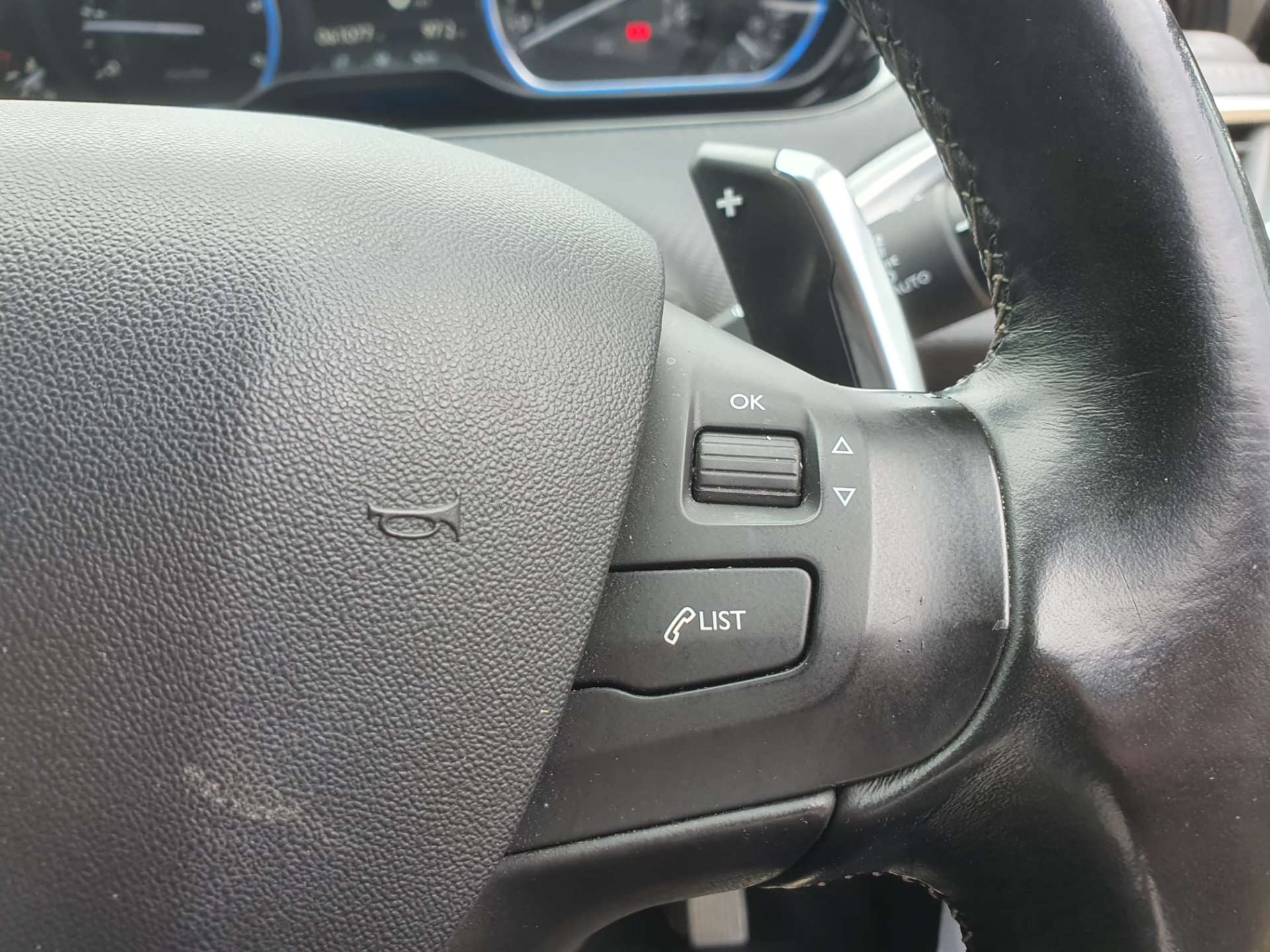 
								PEUGEOT 2008 1.6 2008 Allure e-HDi Semi-Auto 5dr full									