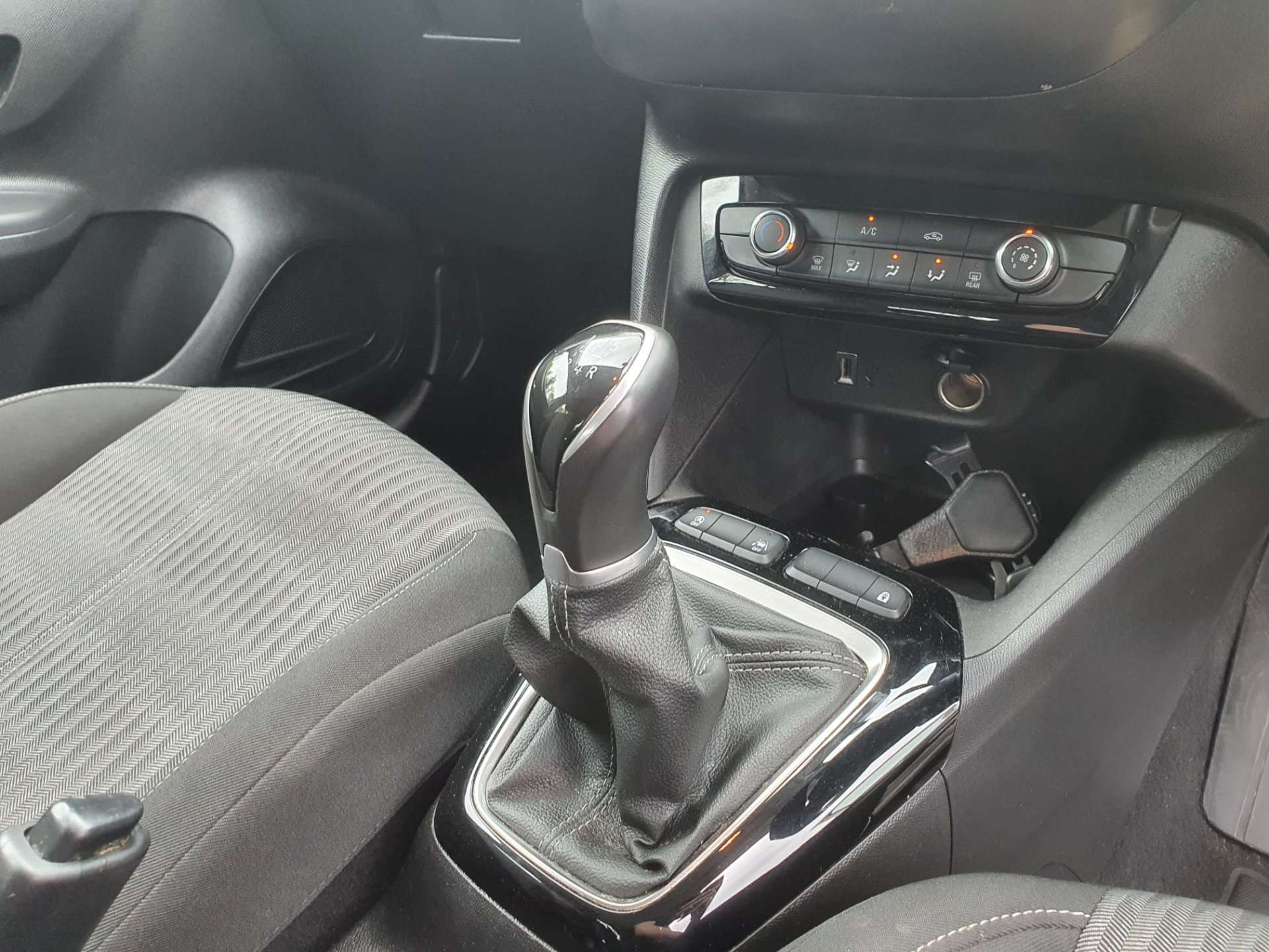 
								Vauxhall Corsa 1.2 Corsa SE 5dr full									