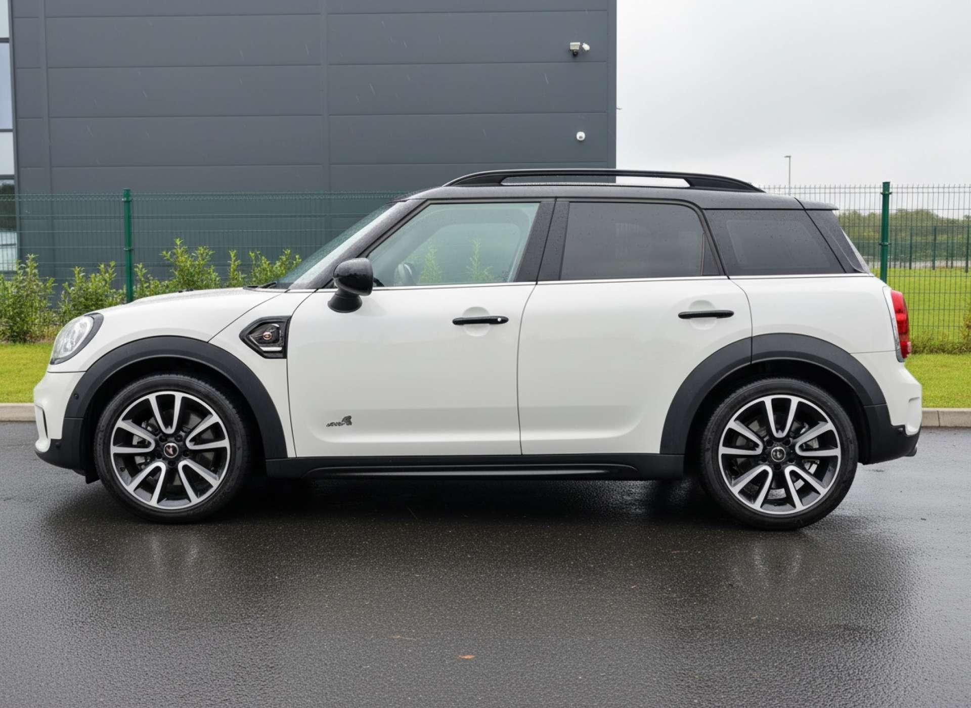 
								MINI COUNTRYMAN 1.5 Countryman Cooper S E ALL4 Sport Auto 4WD 5dr full									