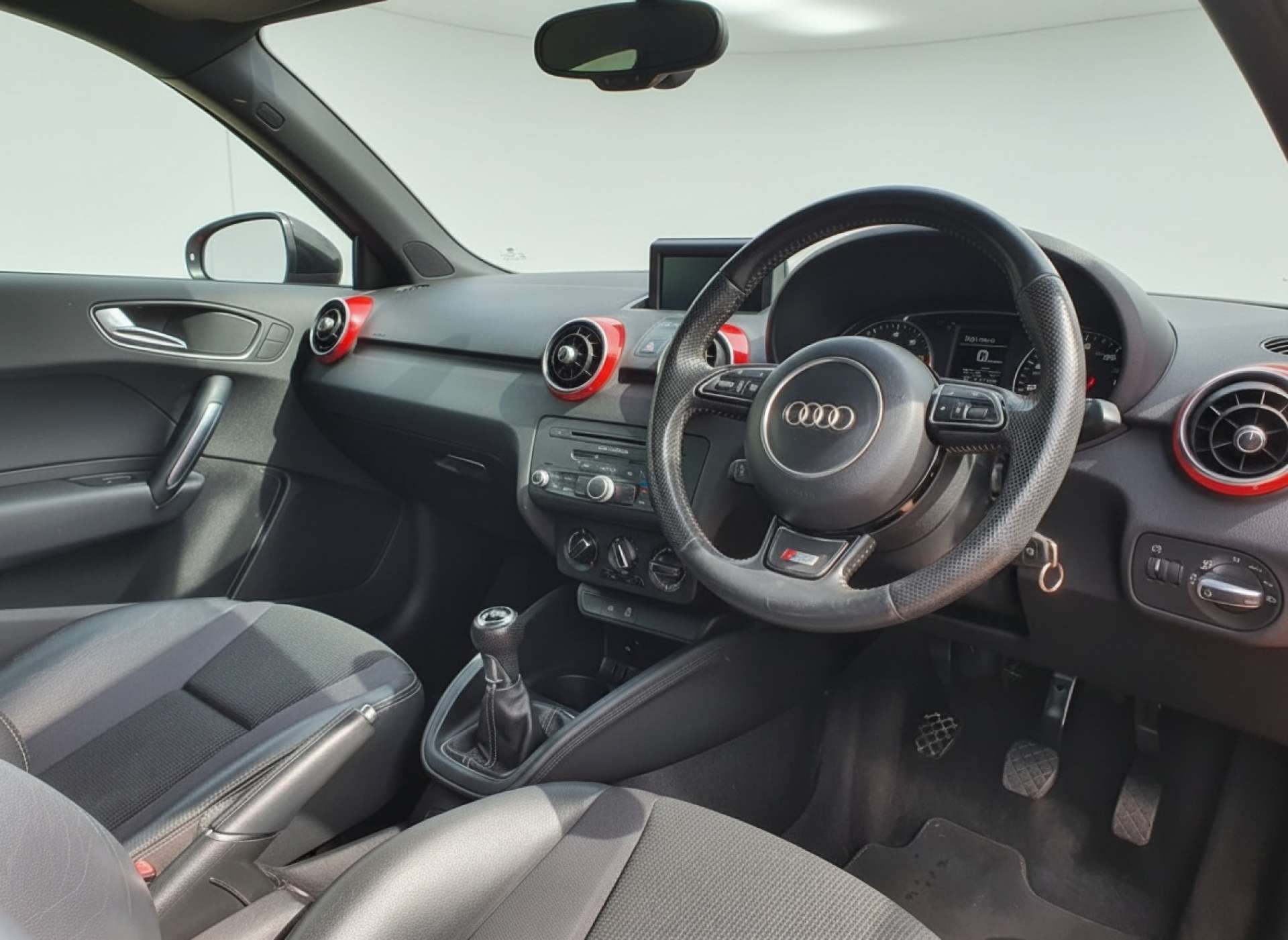 
								Audi A1 1.4 A1 S Line Style Edition TFSI 3dr full									