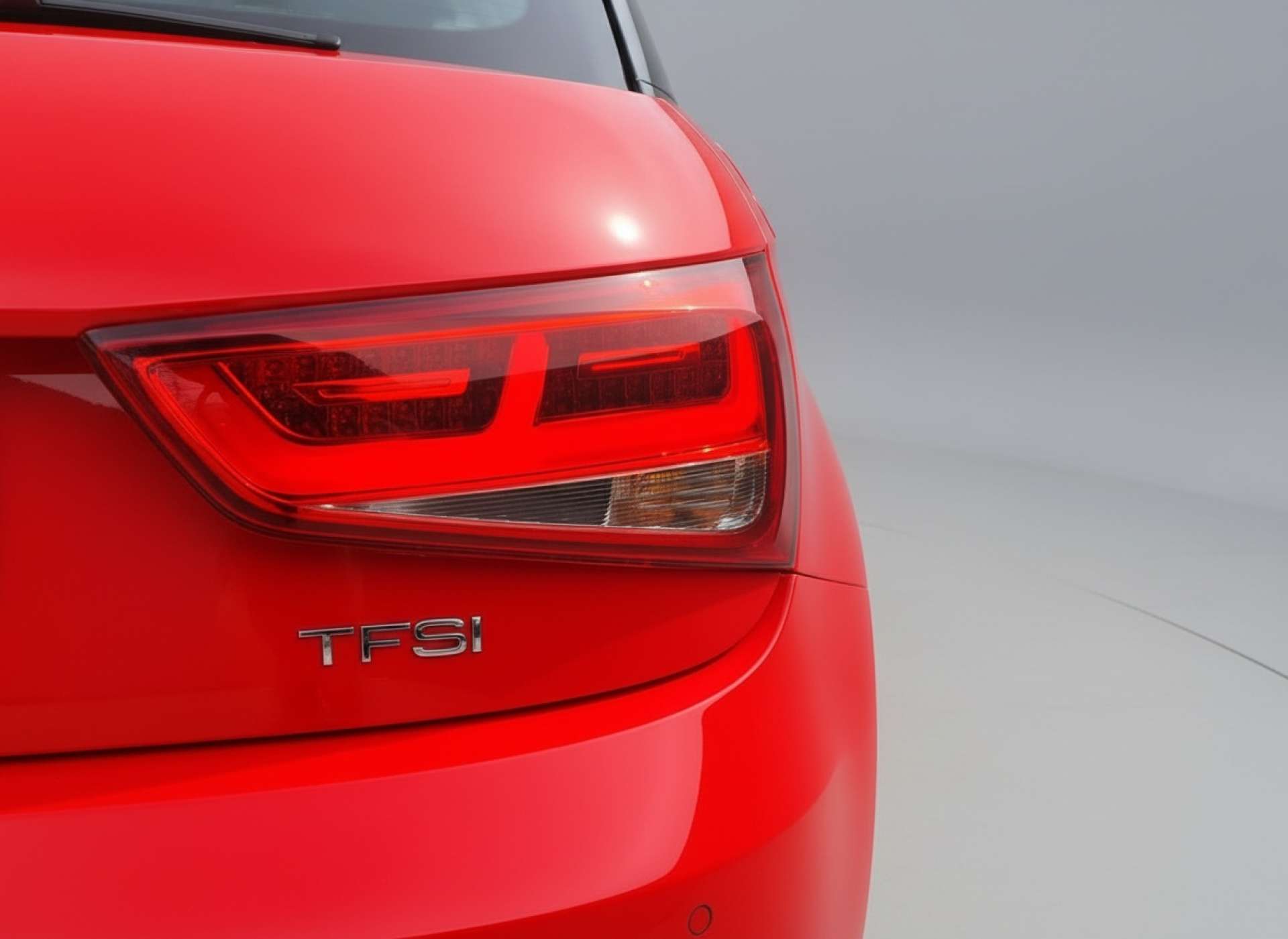 
								Audi A1 1.4 A1 S Line Style Edition TFSI 3dr full									