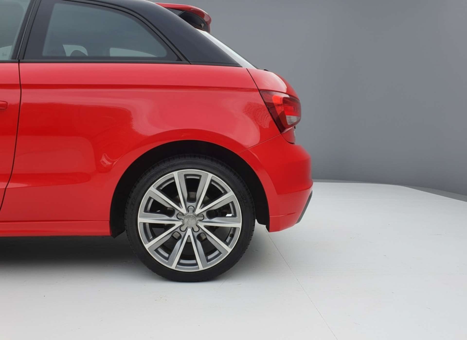 
								Audi A1 1.4 A1 S Line Style Edition TFSI 3dr full									