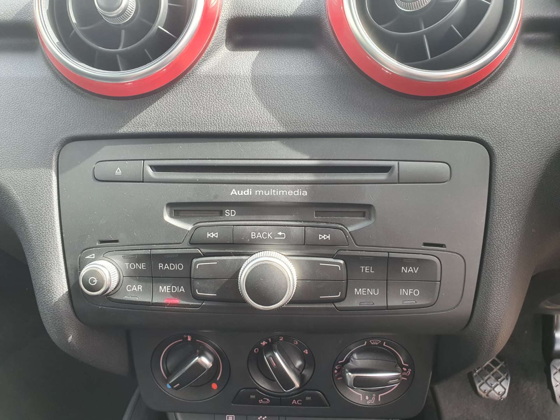 
								Audi A1 1.4 A1 S Line Style Edition TFSI 3dr full									
