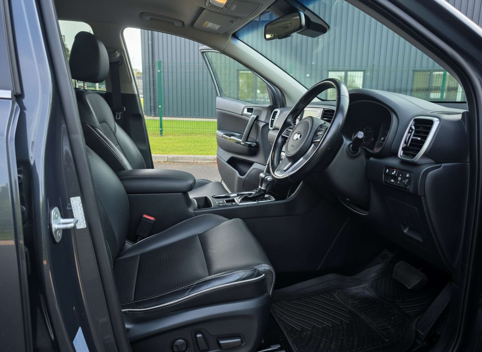 
								Kia SPORTAGE 1.6 Sportage 4 CRDi ISG Semi-Auto 5dr full									
