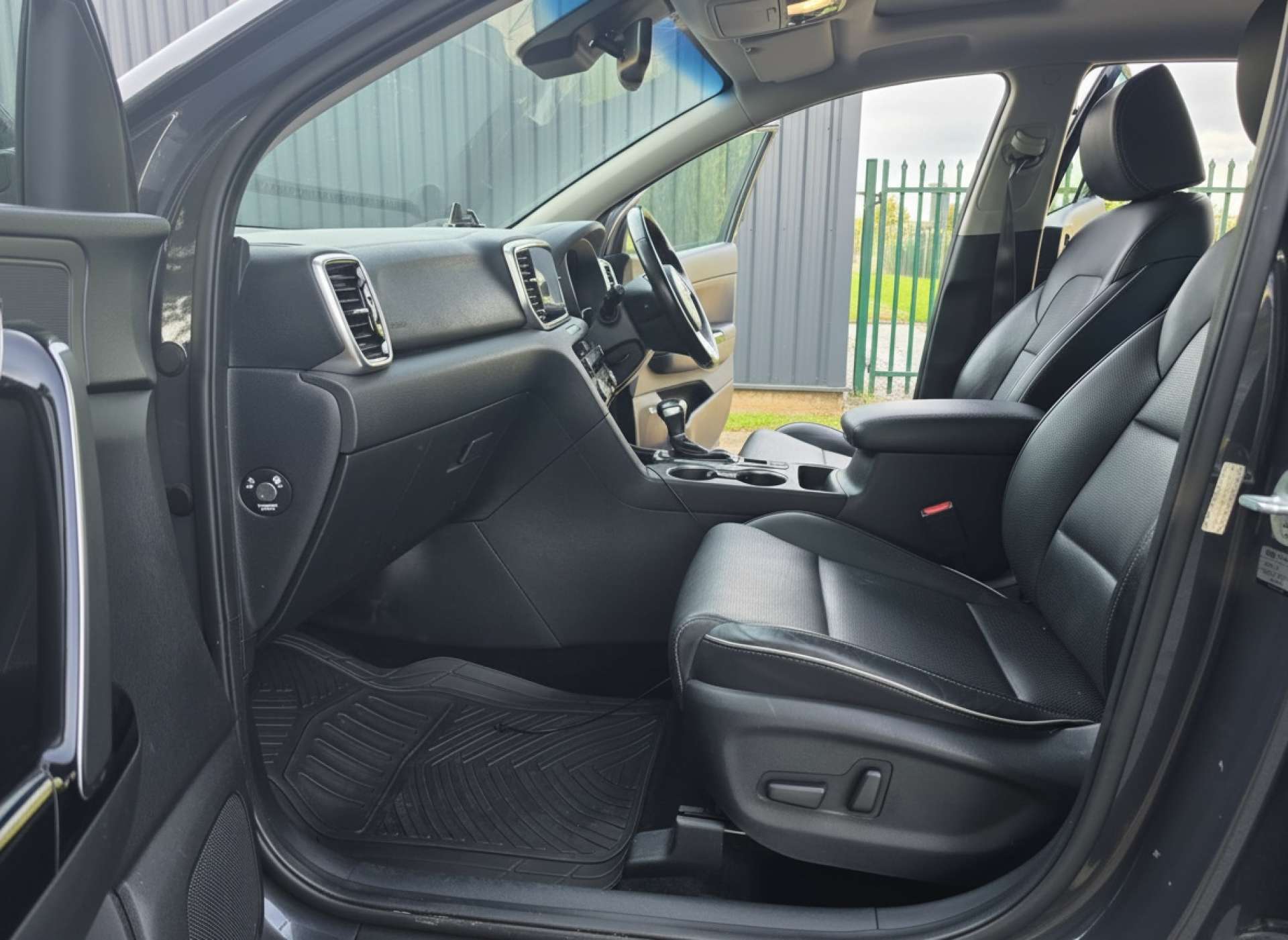 
								Kia SPORTAGE 1.6 Sportage 4 CRDi ISG Semi-Auto 5dr full									