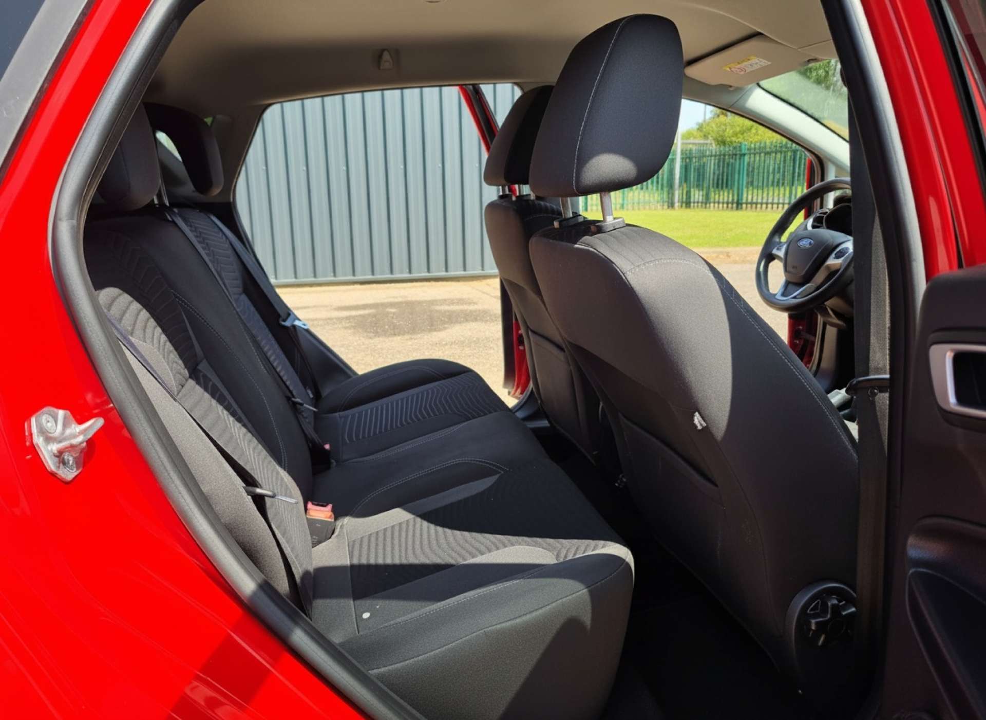 
								Ford Fiesta 1.0 Fiesta Titanium 5dr full									