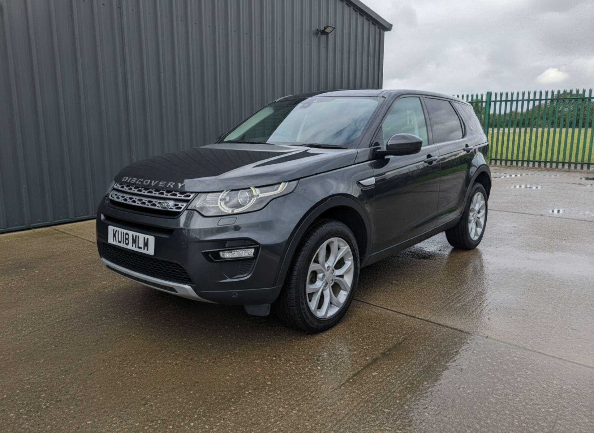 
								Land Rover DISCOVERY SPORT 2.0 Discovery Sport HSE TD4 Auto 4WD 5dr full									