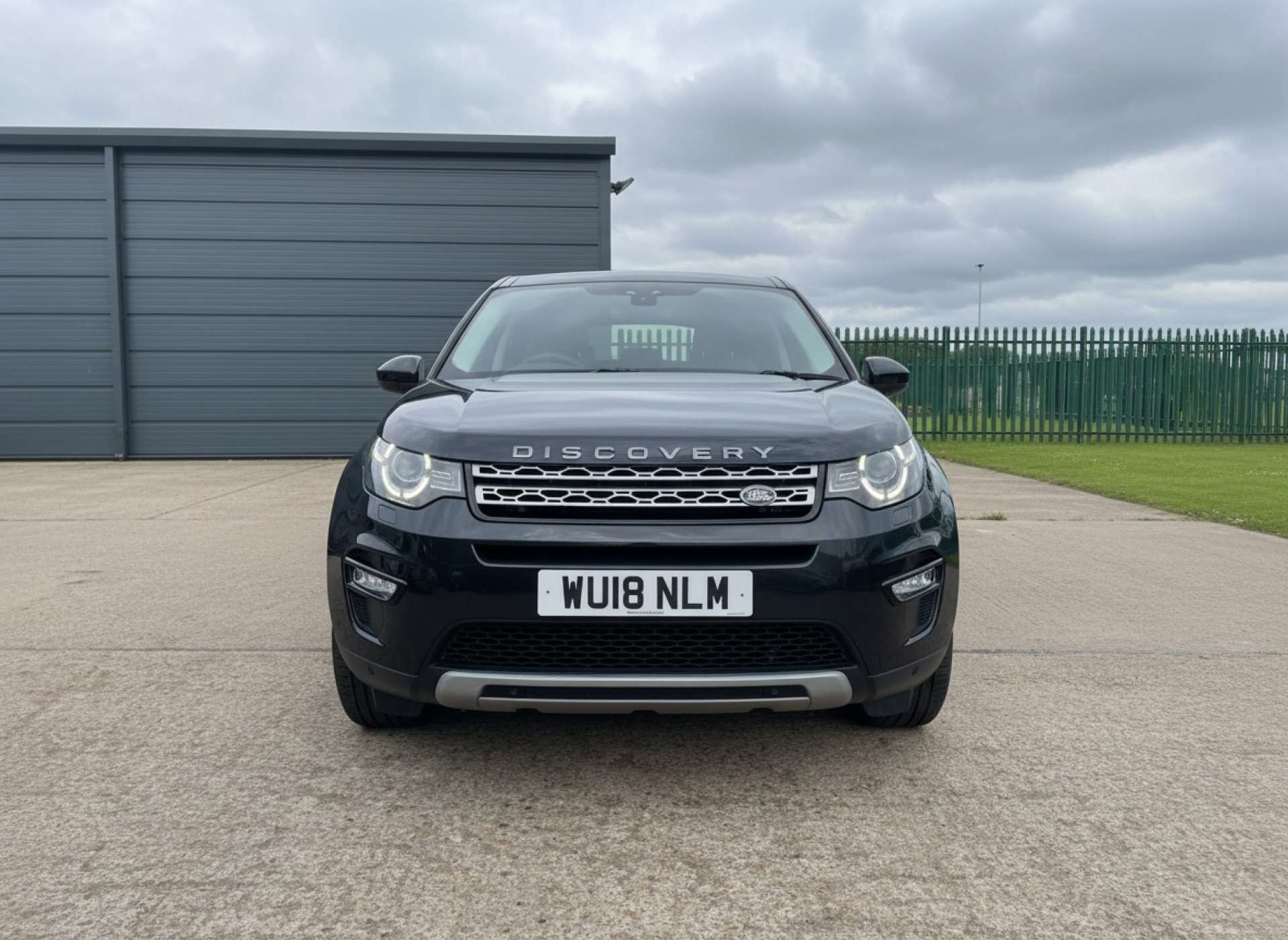 
								Land Rover DISCOVERY SPORT 2.0 Discovery Sport HSE TD4 Auto 4WD 5dr full									
