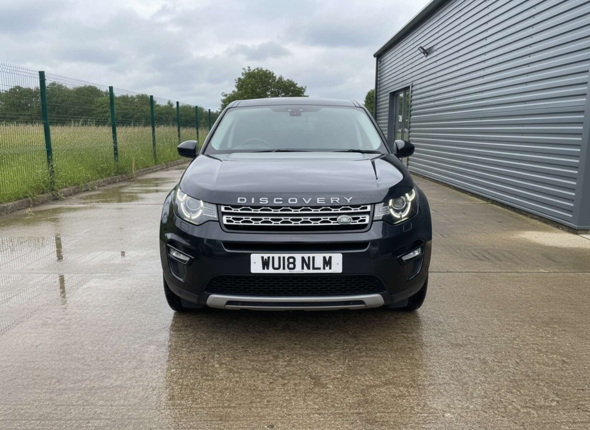 
								Land Rover DISCOVERY SPORT 2.0 Discovery Sport HSE TD4 Auto 4WD 5dr full									