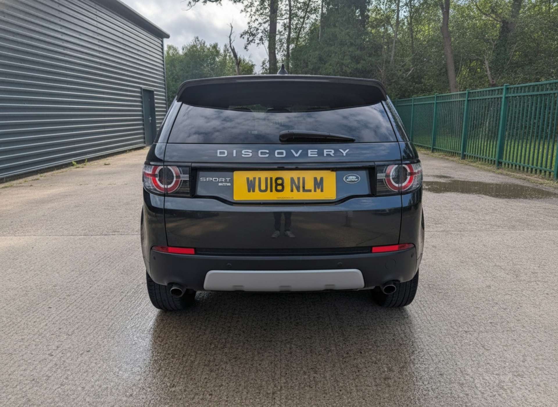 
								Land Rover DISCOVERY SPORT 2.0 Discovery Sport HSE TD4 Auto 4WD 5dr full									