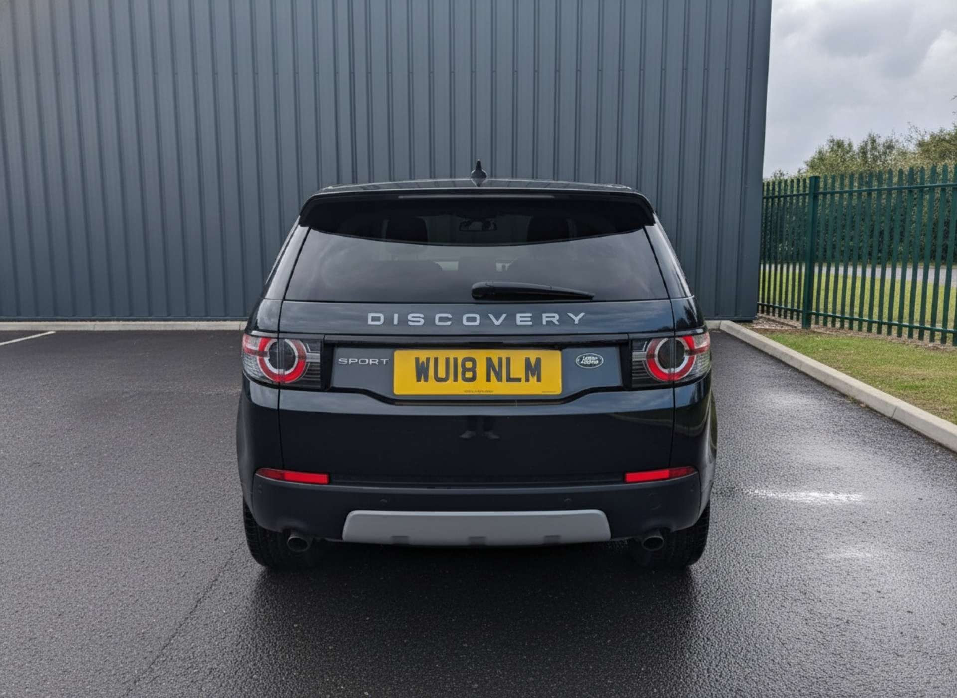 
								Land Rover DISCOVERY SPORT 2.0 Discovery Sport HSE TD4 Auto 4WD 5dr full									