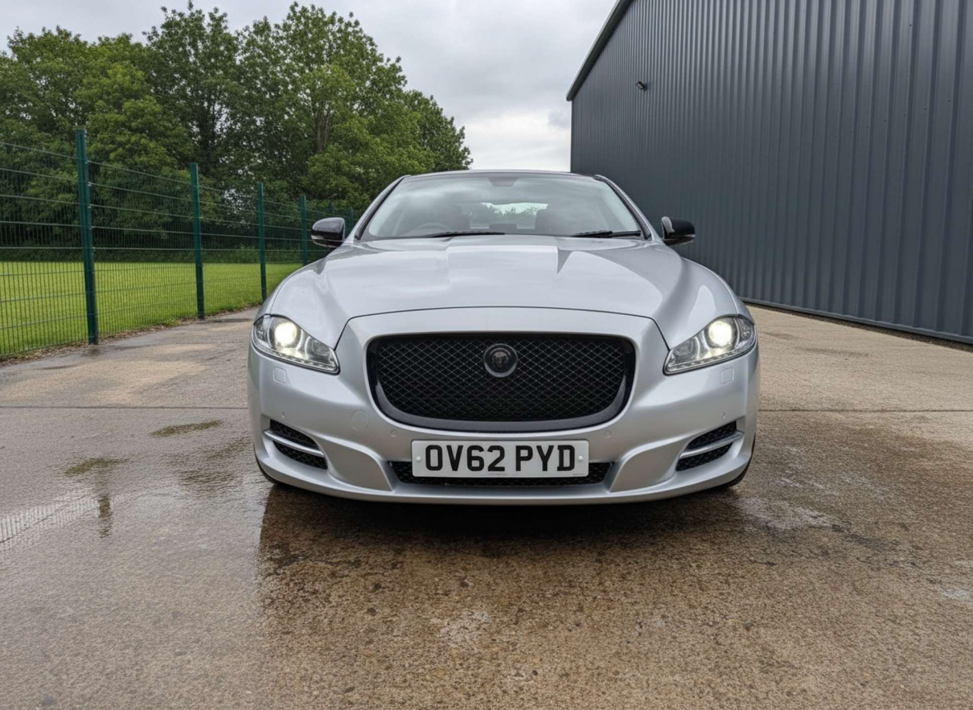 
								JAGUAR XJ 3.0 XJ Portfolio V6 D Auto 4dr full									