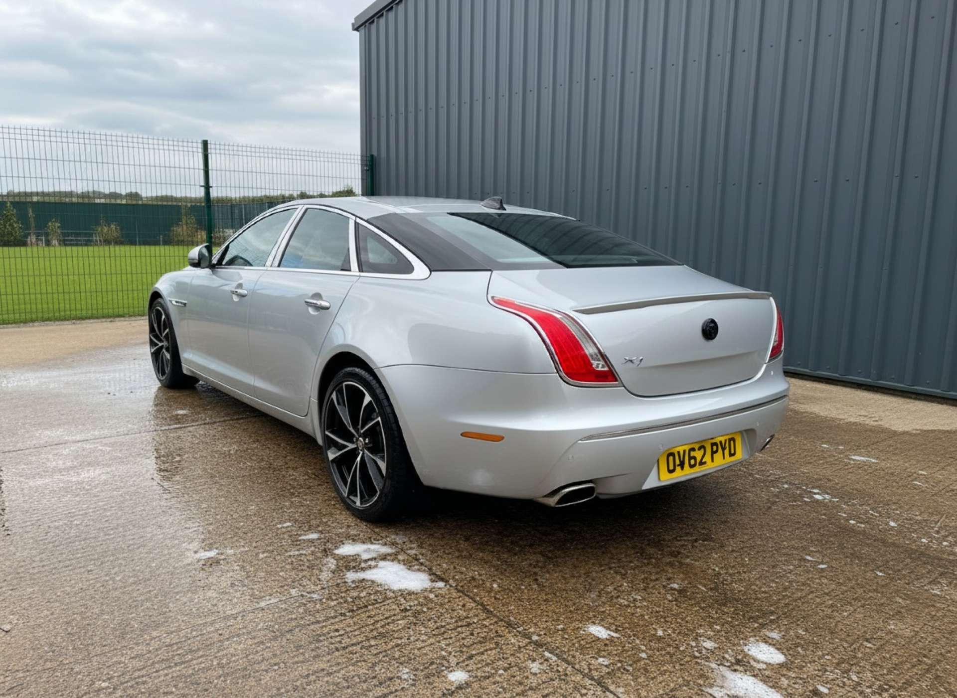 
								JAGUAR XJ 3.0 XJ Portfolio V6 D Auto 4dr full									