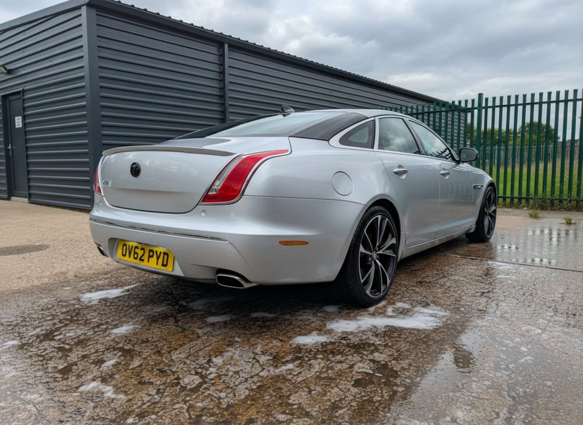 
								JAGUAR XJ 3.0 XJ Portfolio V6 D Auto 4dr full									