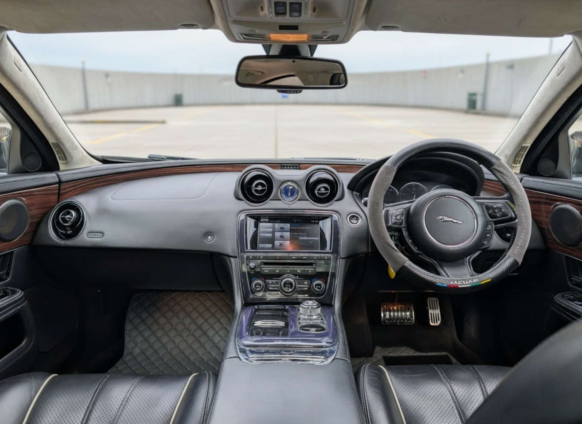 
								JAGUAR XJ 3.0 XJ Portfolio V6 D Auto 4dr full									