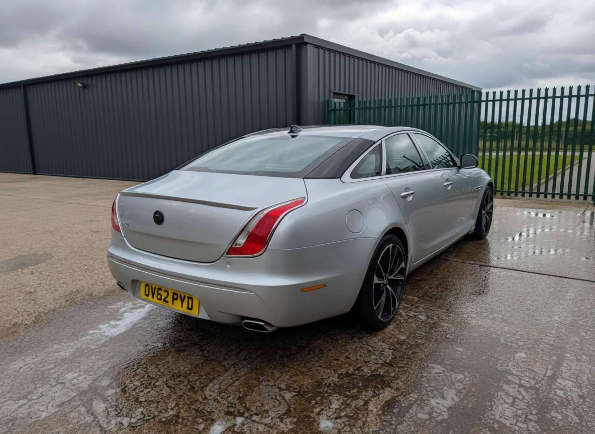 
								JAGUAR XJ 3.0 XJ Portfolio V6 D Auto 4dr full									