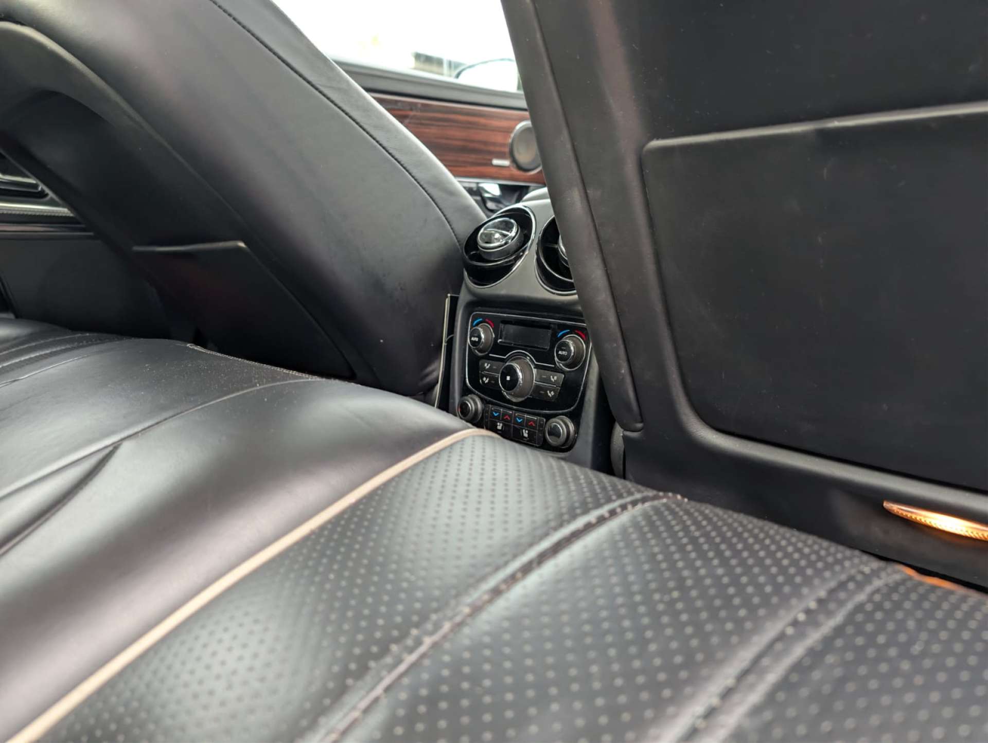 
								JAGUAR XJ 3.0 XJ Portfolio V6 D Auto 4dr full									