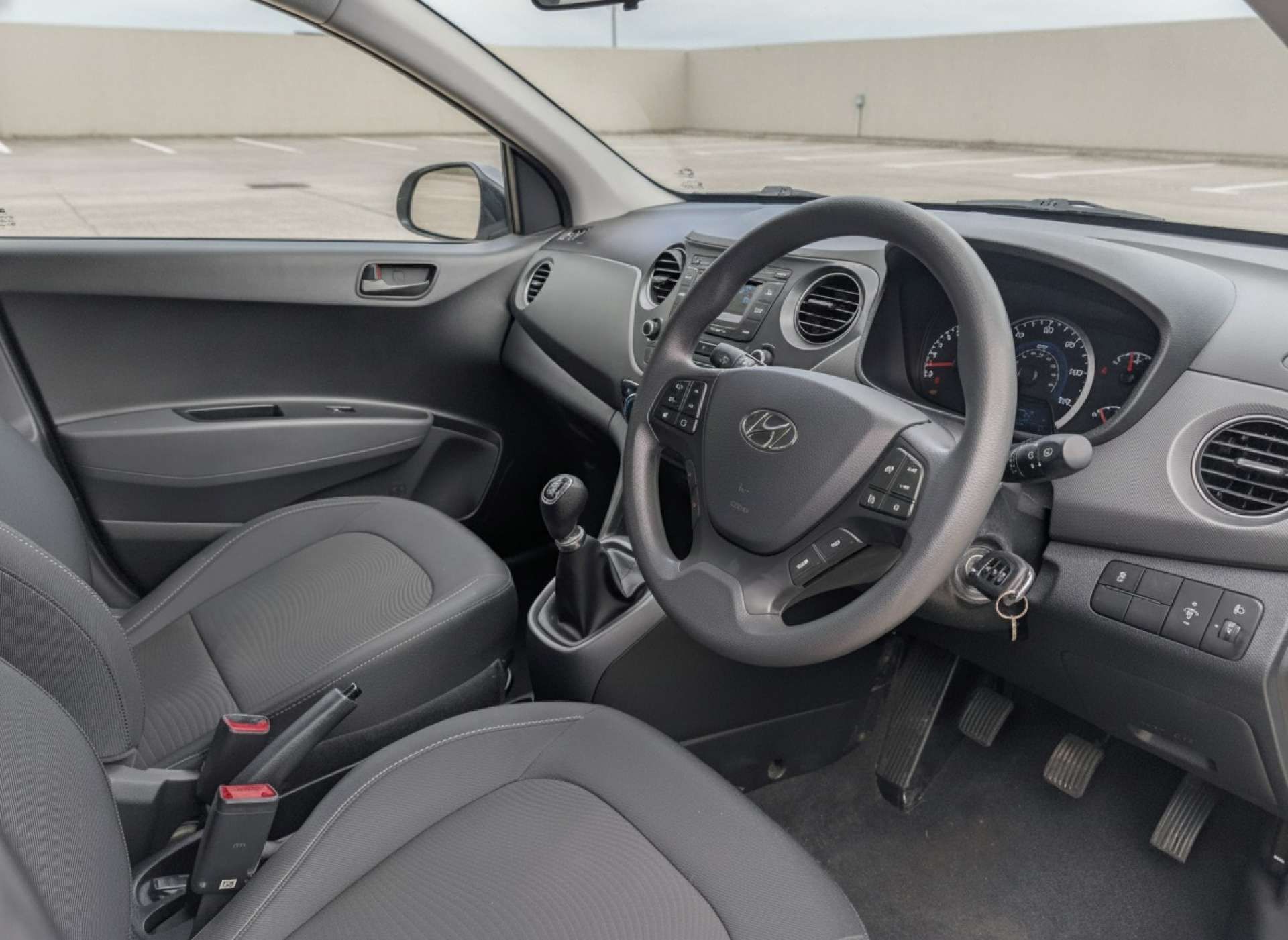 
								Hyundai i10 1.0 i10 SE 5dr full									
