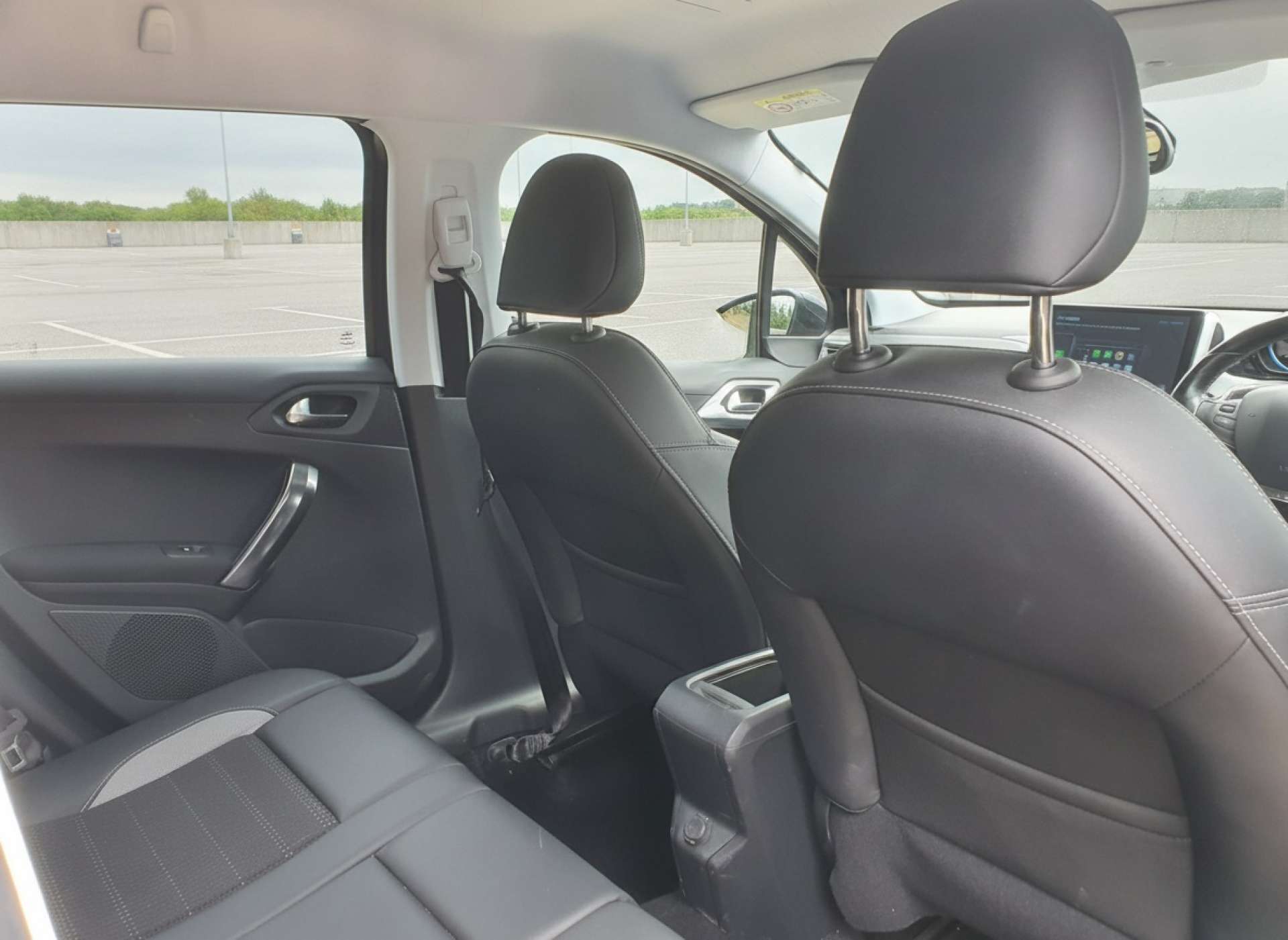 
								PEUGEOT 2008 1.6 2008 Allure e-HDi Semi-Auto 5dr full									
