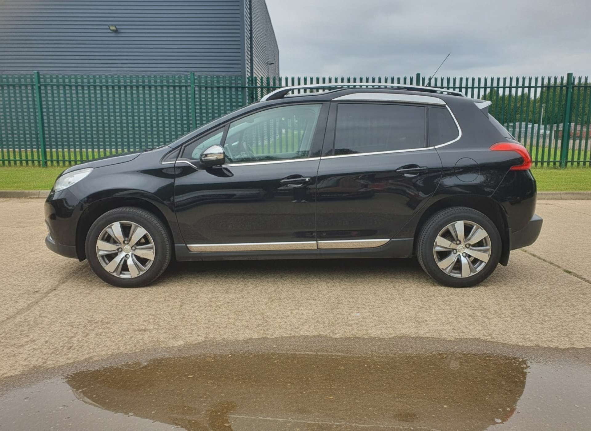 
								PEUGEOT 2008 1.6 2008 Allure e-HDi Semi-Auto 5dr full									