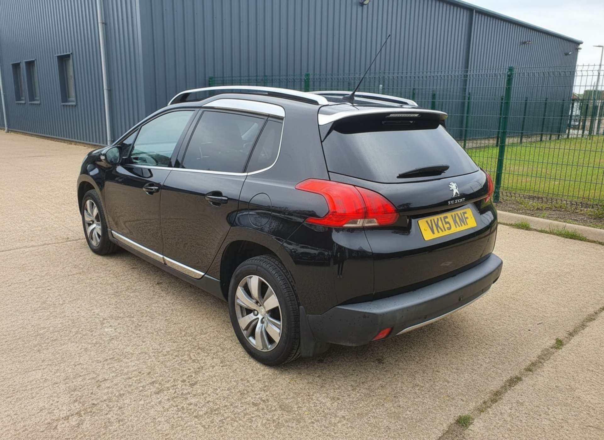 
								PEUGEOT 2008 1.6 2008 Allure e-HDi Semi-Auto 5dr full									