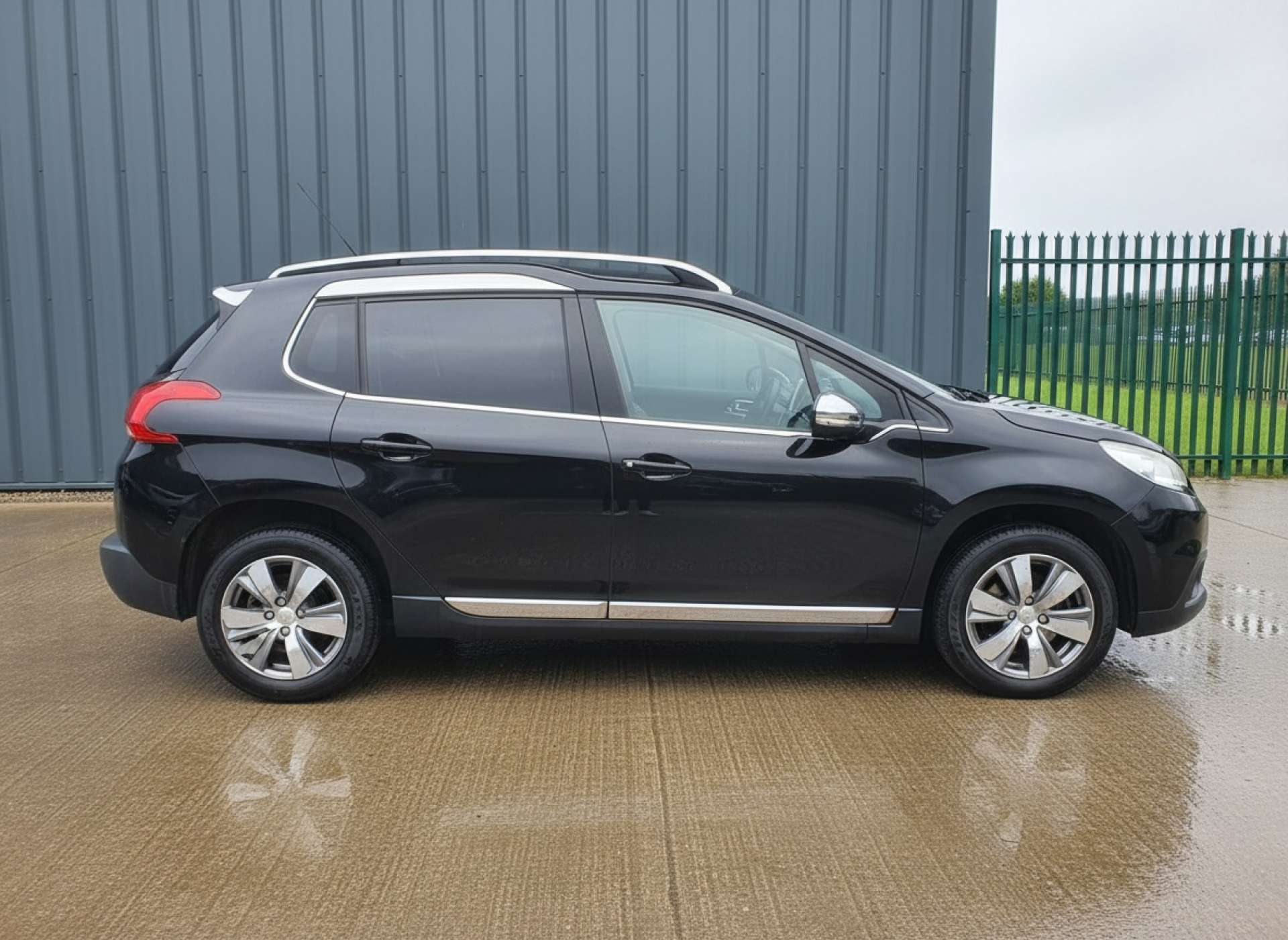 
								PEUGEOT 2008 1.6 2008 Allure e-HDi Semi-Auto 5dr full									