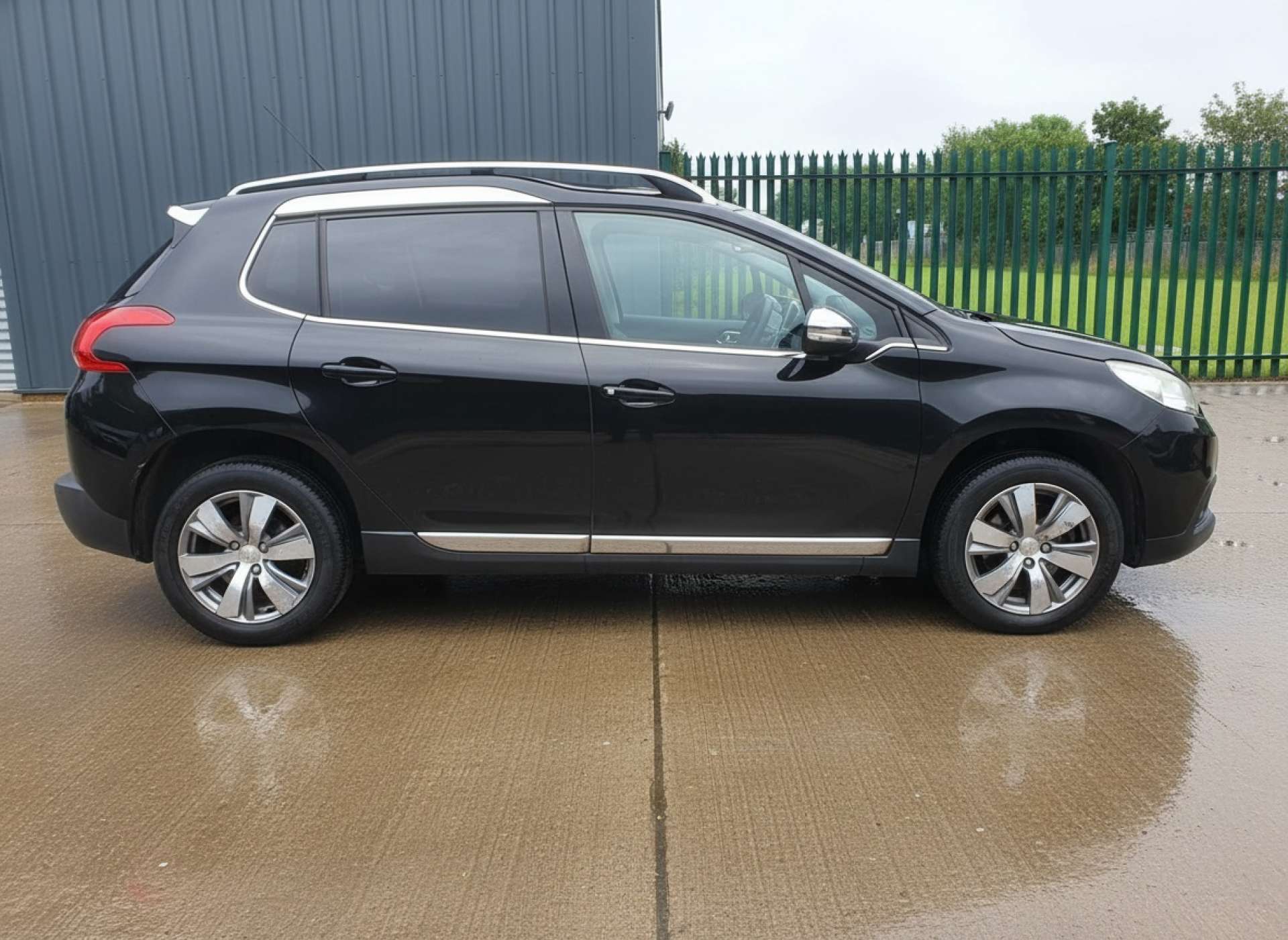 
								PEUGEOT 2008 1.6 2008 Allure e-HDi Semi-Auto 5dr full									