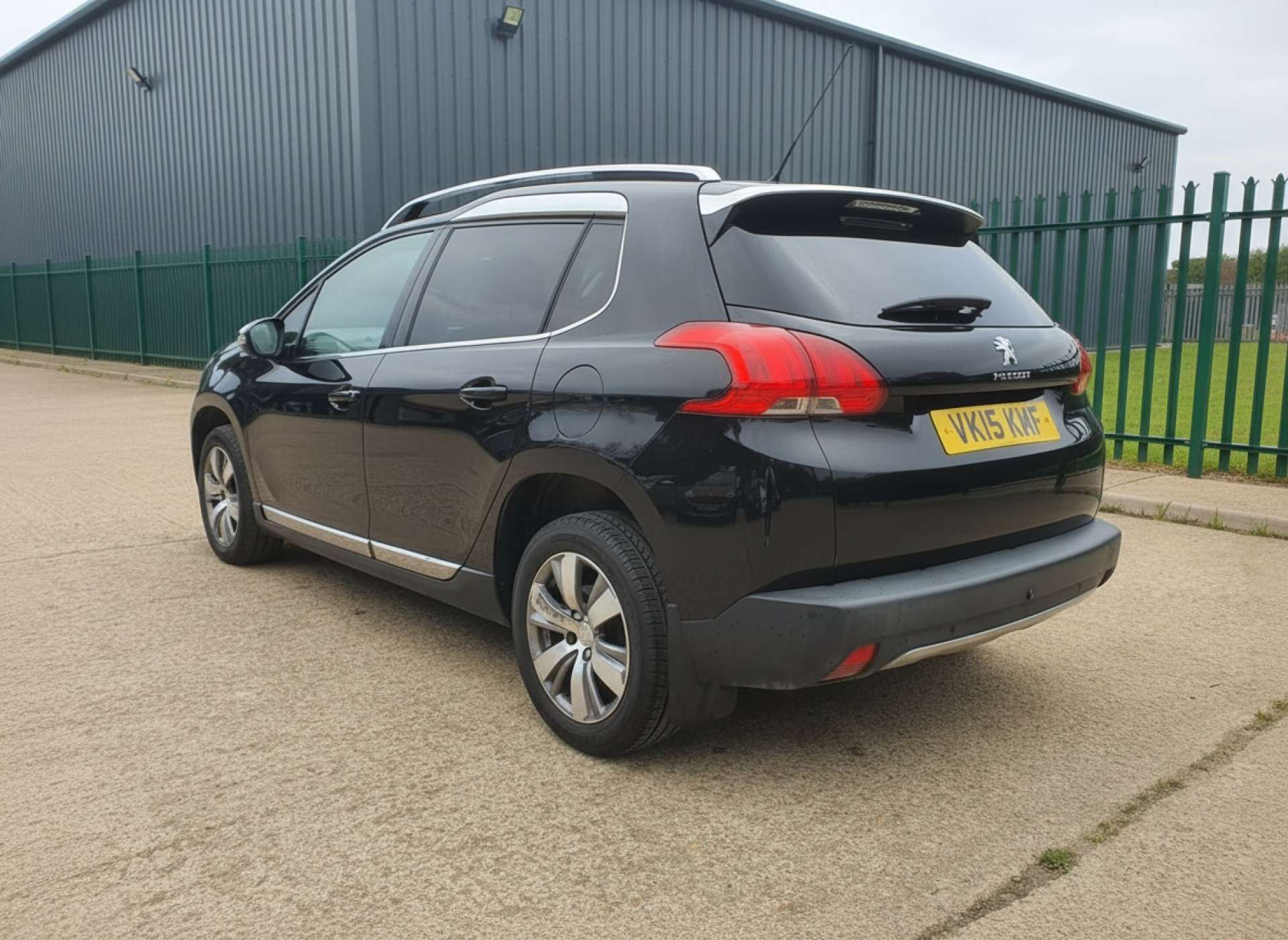 
								PEUGEOT 2008 1.6 2008 Allure e-HDi Semi-Auto 5dr full									