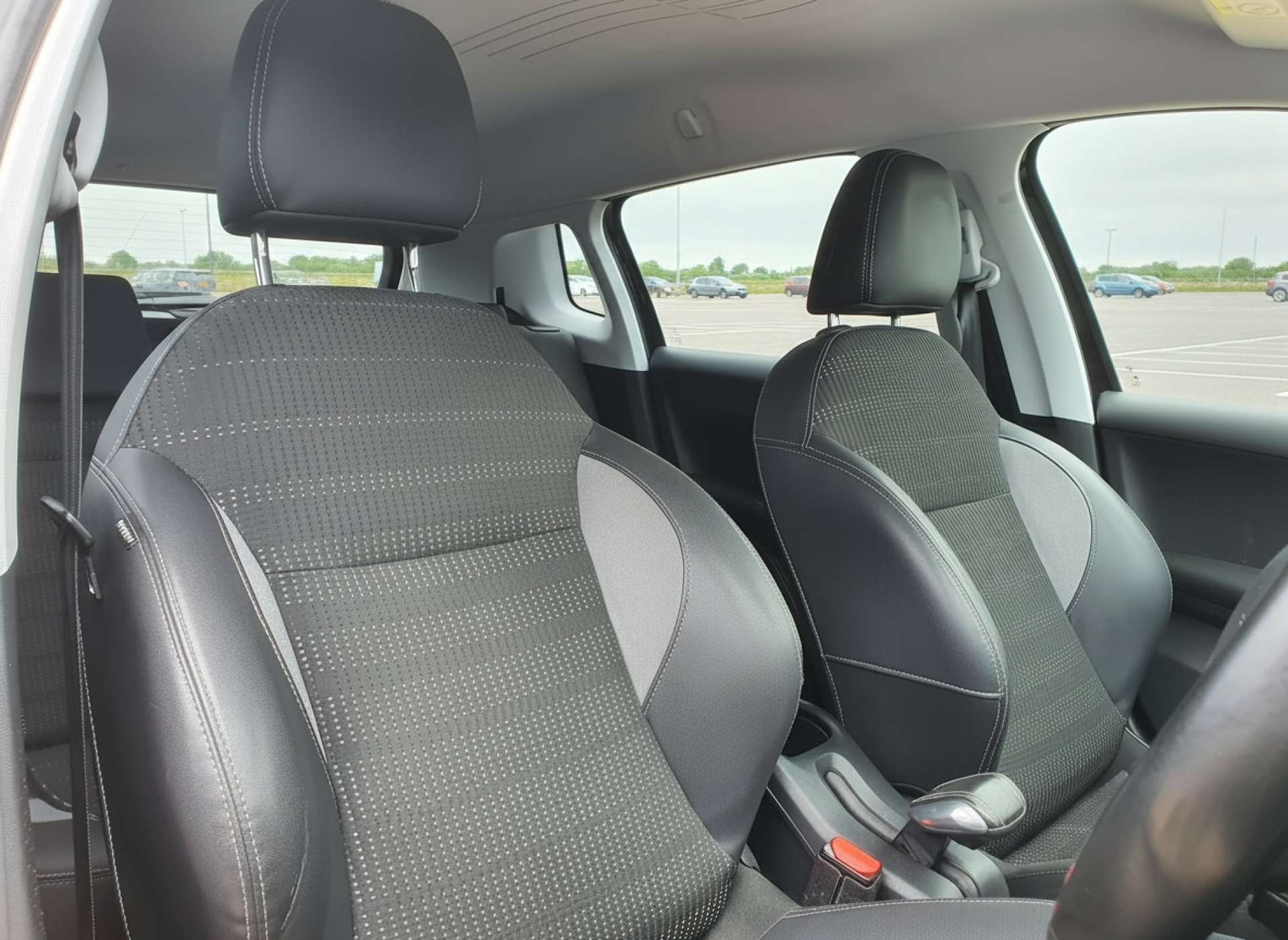 
								PEUGEOT 2008 1.6 2008 Allure e-HDi Semi-Auto 5dr full									
