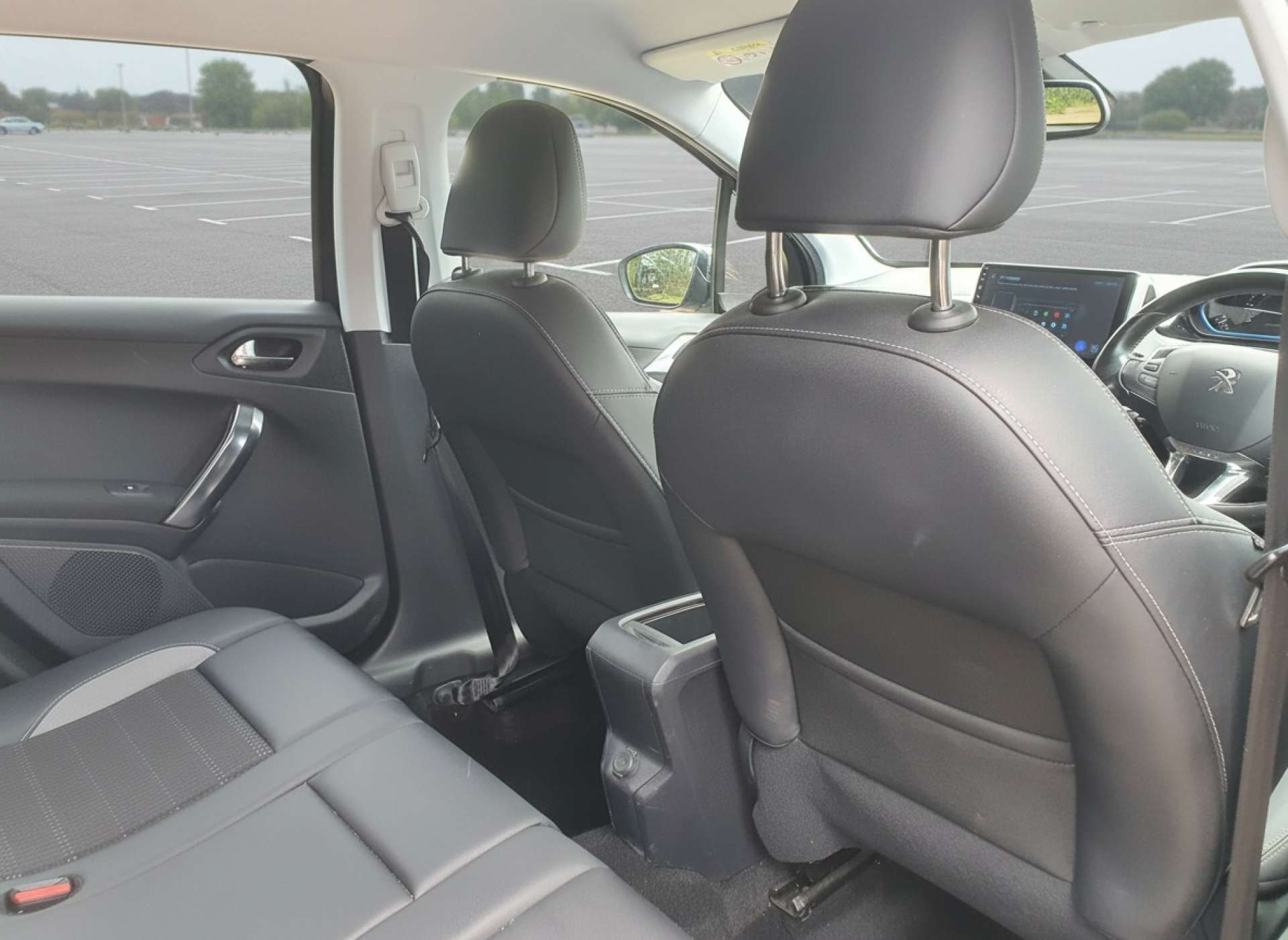 
								PEUGEOT 2008 1.6 2008 Allure e-HDi Semi-Auto 5dr full									