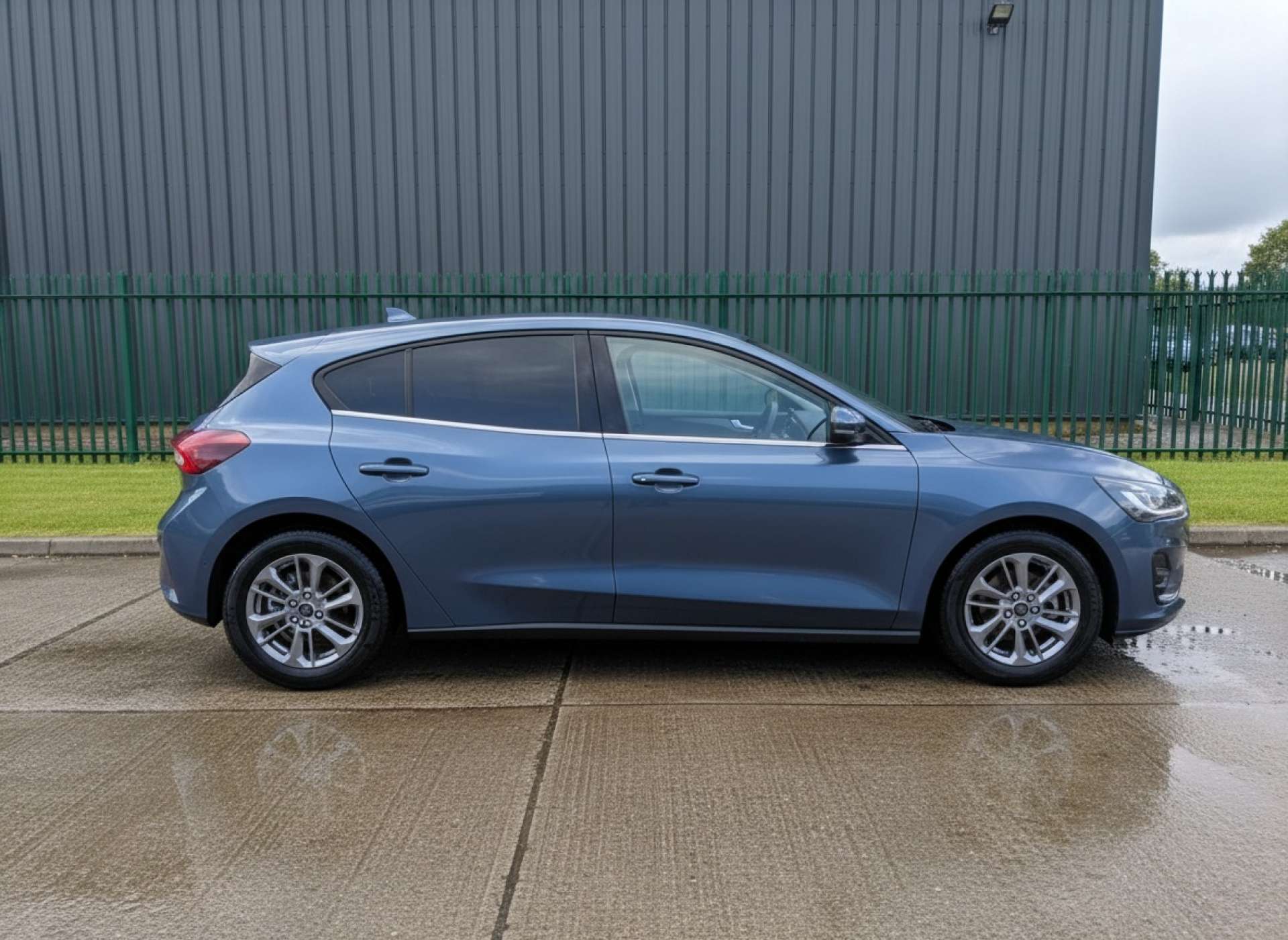 
								Ford FOCUS 1.0 Focus Titanium 5dr full									