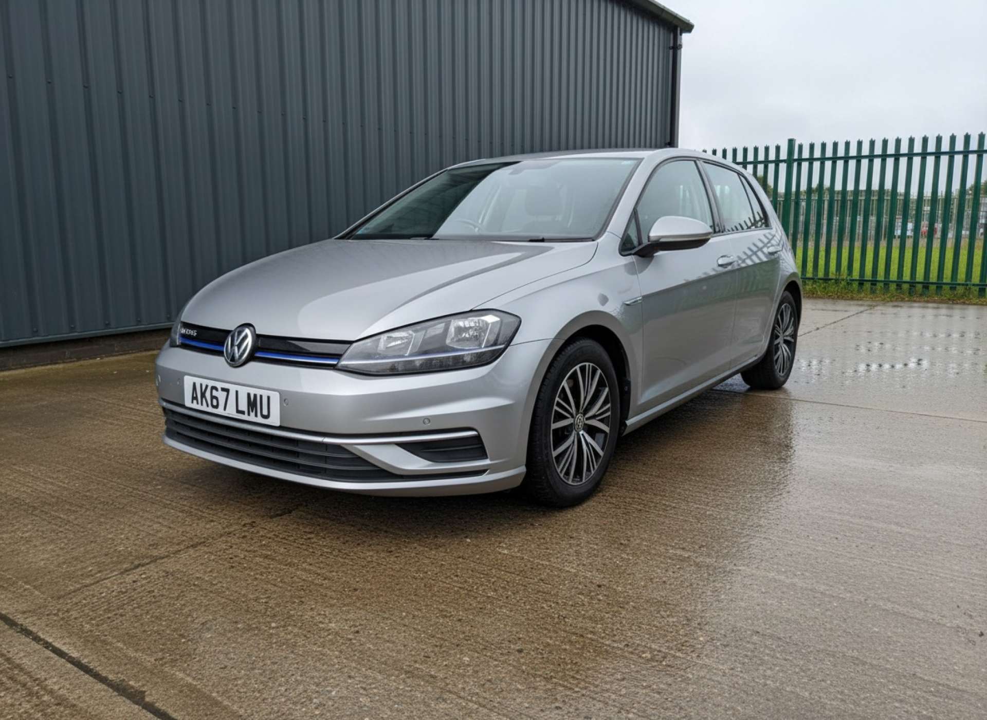 
								Volkswagen Golf 1.5 Golf SE Nav TSi Evo Semi-Auto 5dr full									
