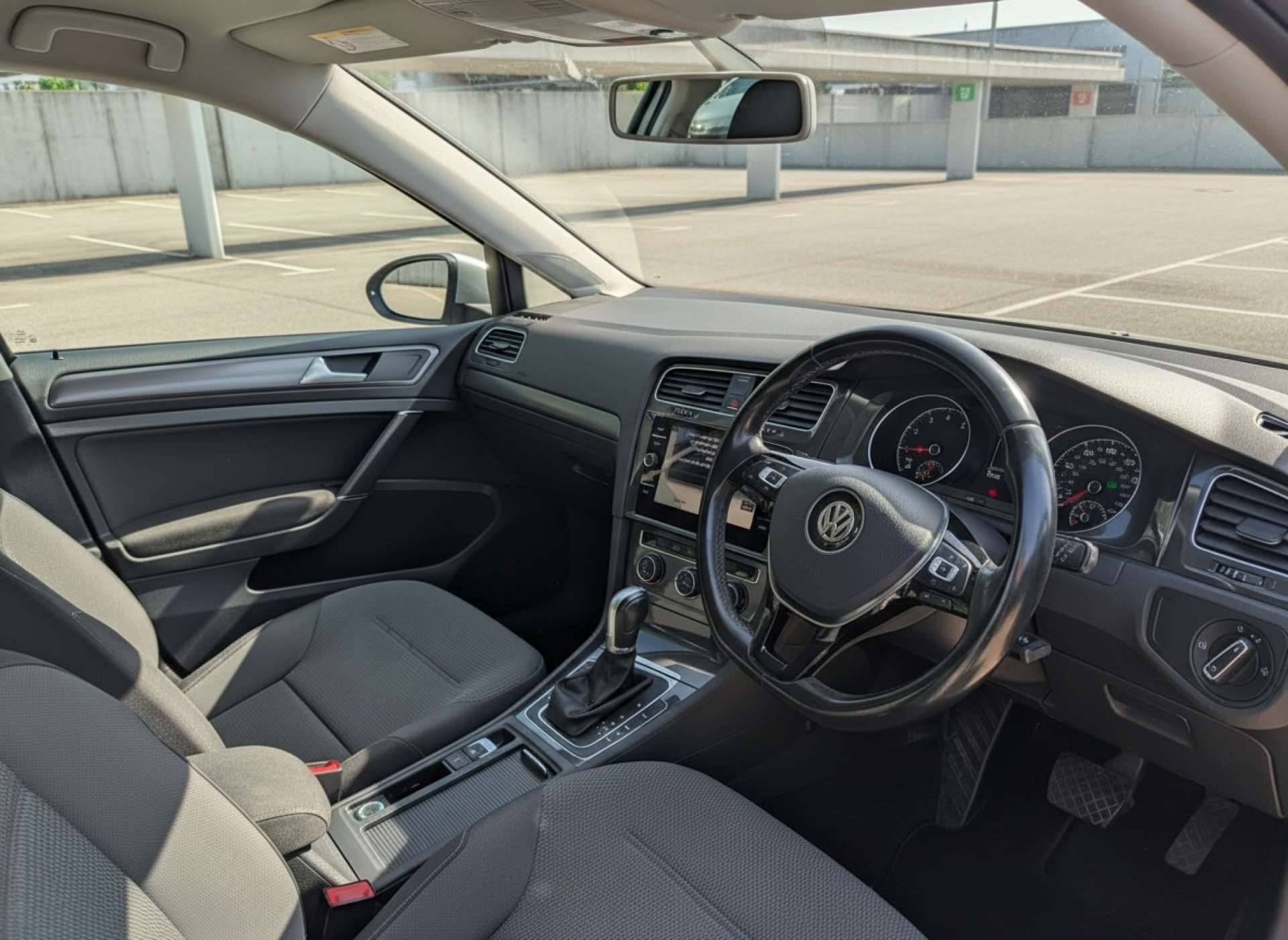 
								Volkswagen Golf 1.5 Golf SE Nav TSi Evo Semi-Auto 5dr full									