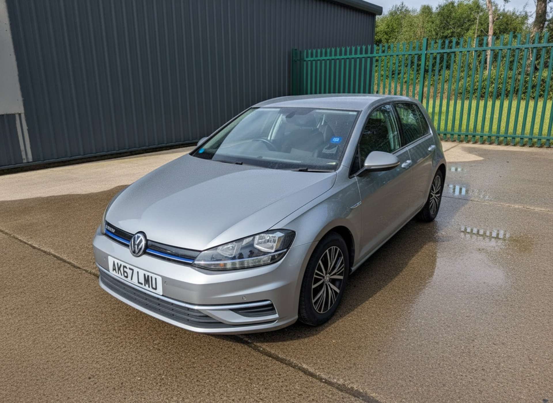 
								Volkswagen Golf 1.5 Golf SE Nav TSi Evo Semi-Auto 5dr full									