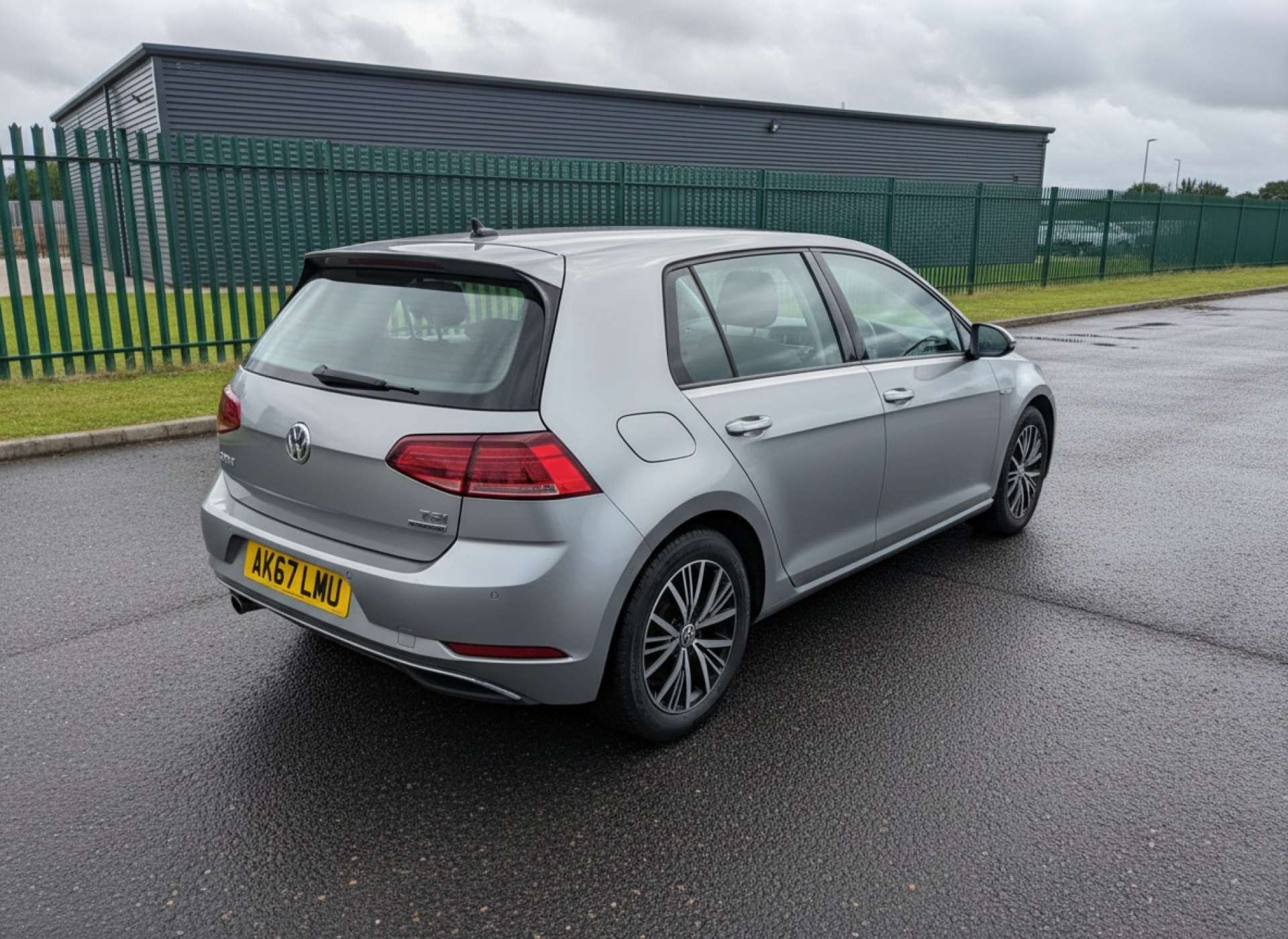 
								Volkswagen Golf 1.5 Golf SE Nav TSi Evo Semi-Auto 5dr full									