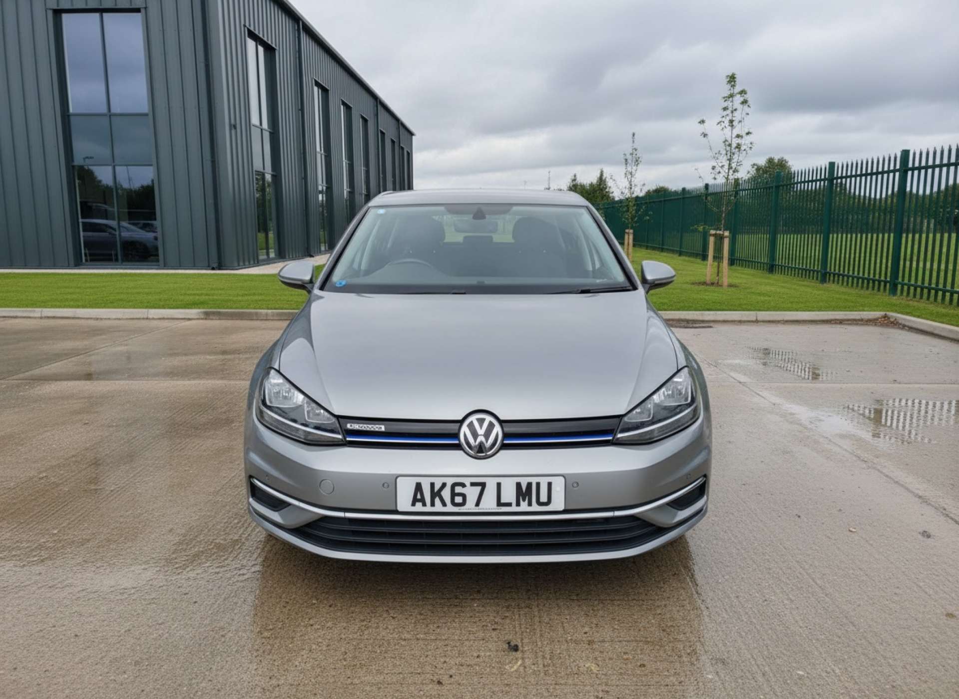 
								Volkswagen Golf 1.5 Golf SE Nav TSi Evo Semi-Auto 5dr full									