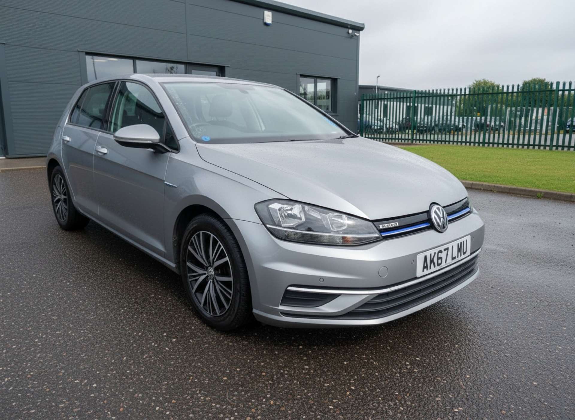 
								Volkswagen Golf 1.5 Golf SE Nav TSi Evo Semi-Auto 5dr full									