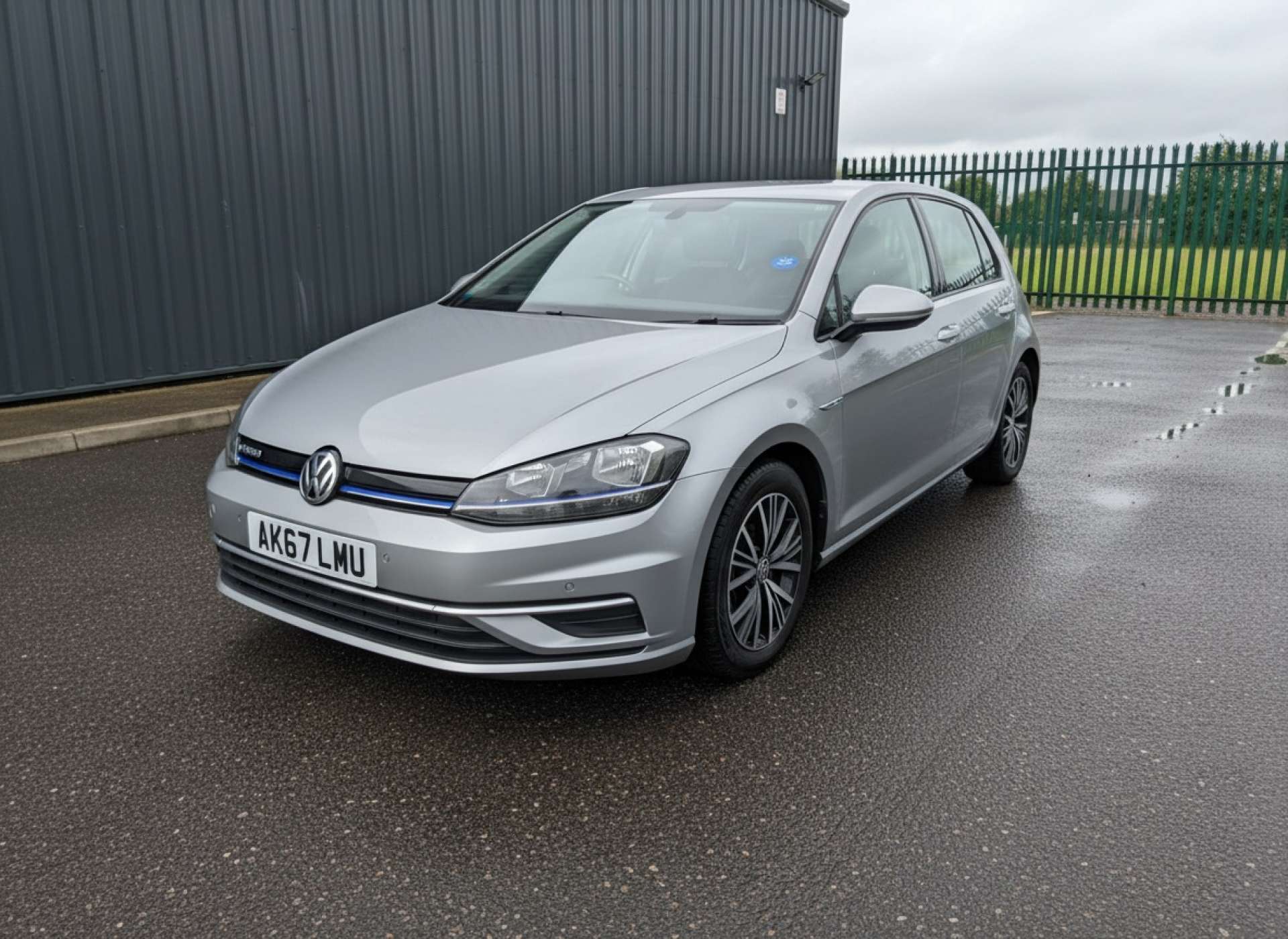 
								Volkswagen Golf 1.5 Golf SE Nav TSi Evo Semi-Auto 5dr full									