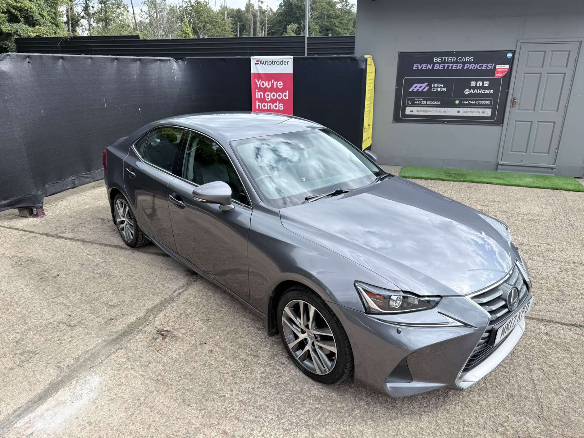 
								Lexus IS 2.5 IS 300h Executive Edition CVT 4dr full									