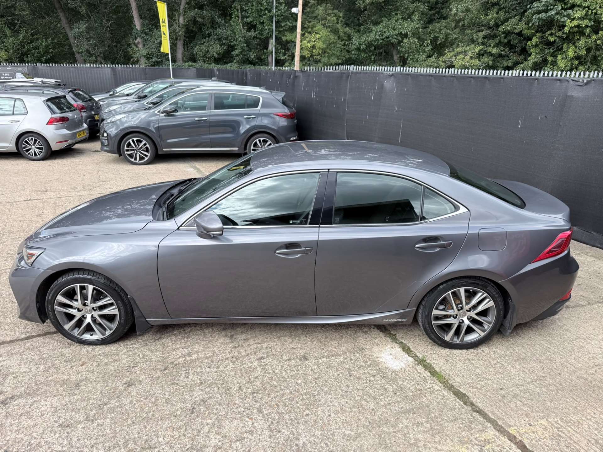 
								Lexus IS 2.5 IS 300h Executive Edition CVT 4dr full									