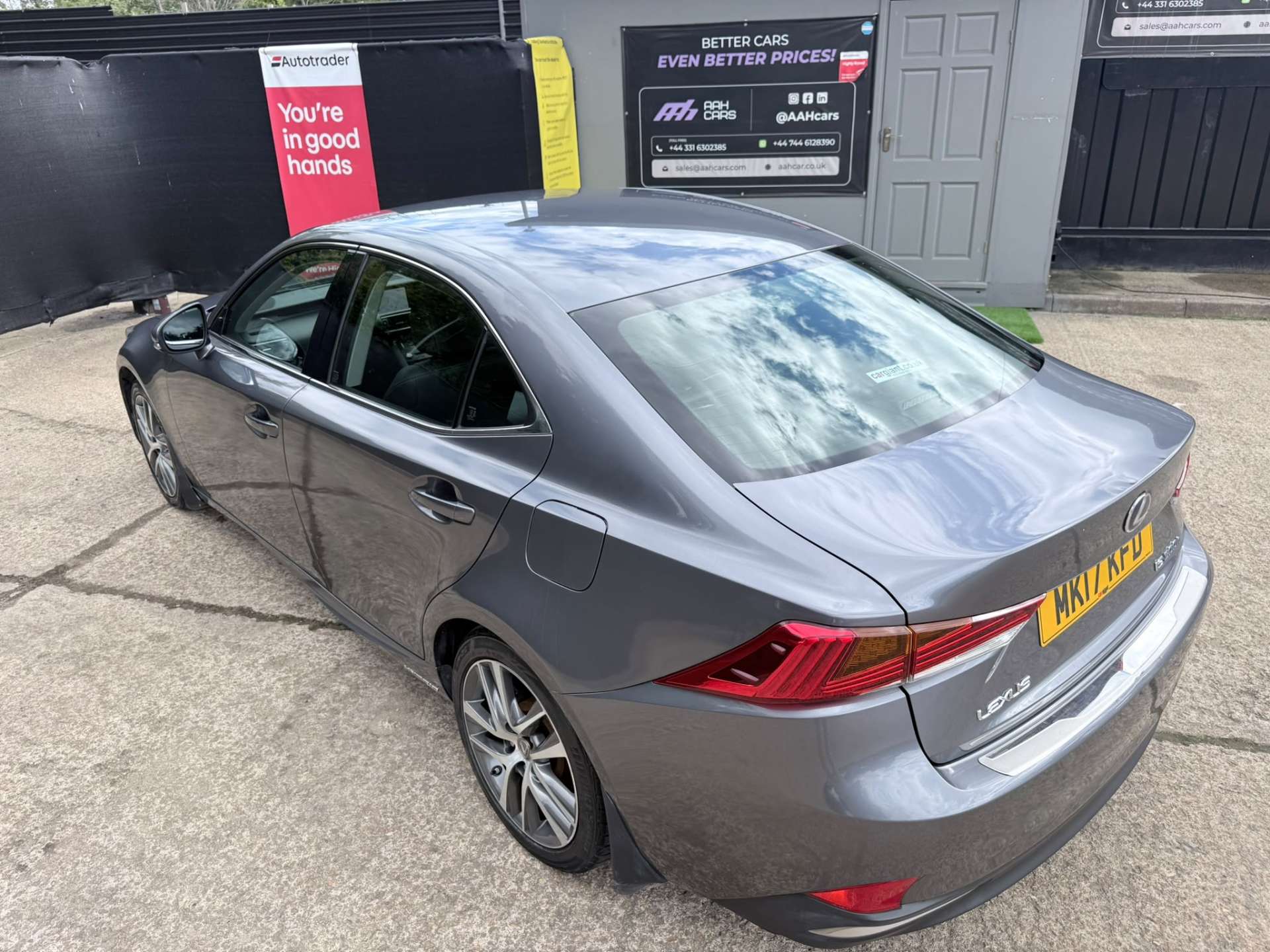 
								Lexus IS 2.5 IS 300h Executive Edition CVT 4dr full									
