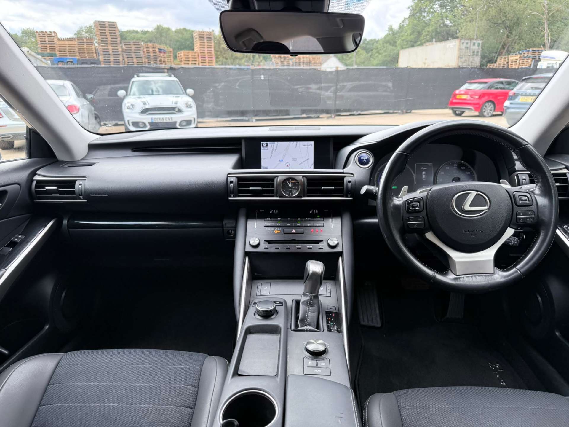 
								Lexus IS 2.5 IS 300h Executive Edition CVT 4dr full									