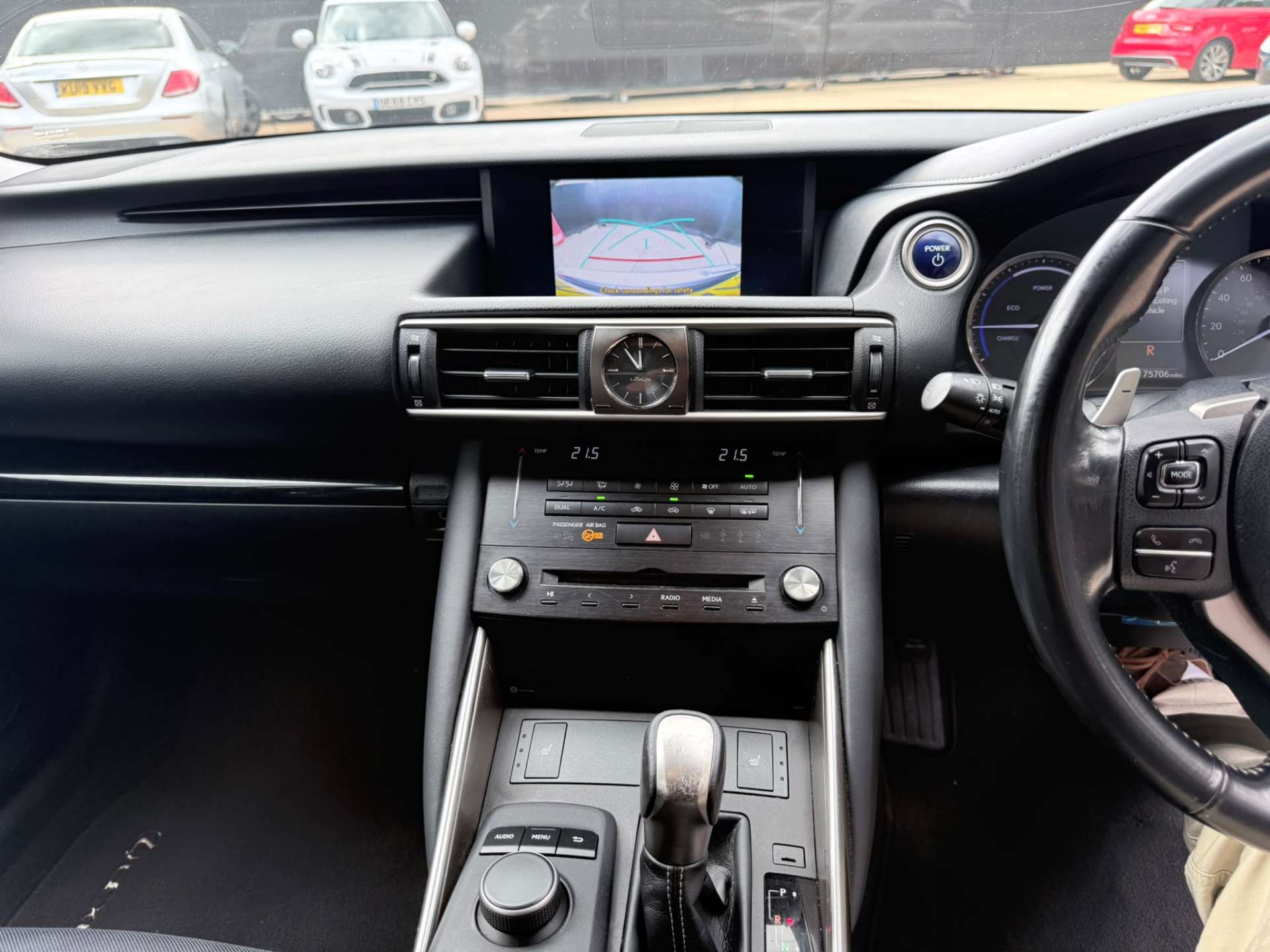 
								Lexus IS 2.5 IS 300h Executive Edition CVT 4dr full									