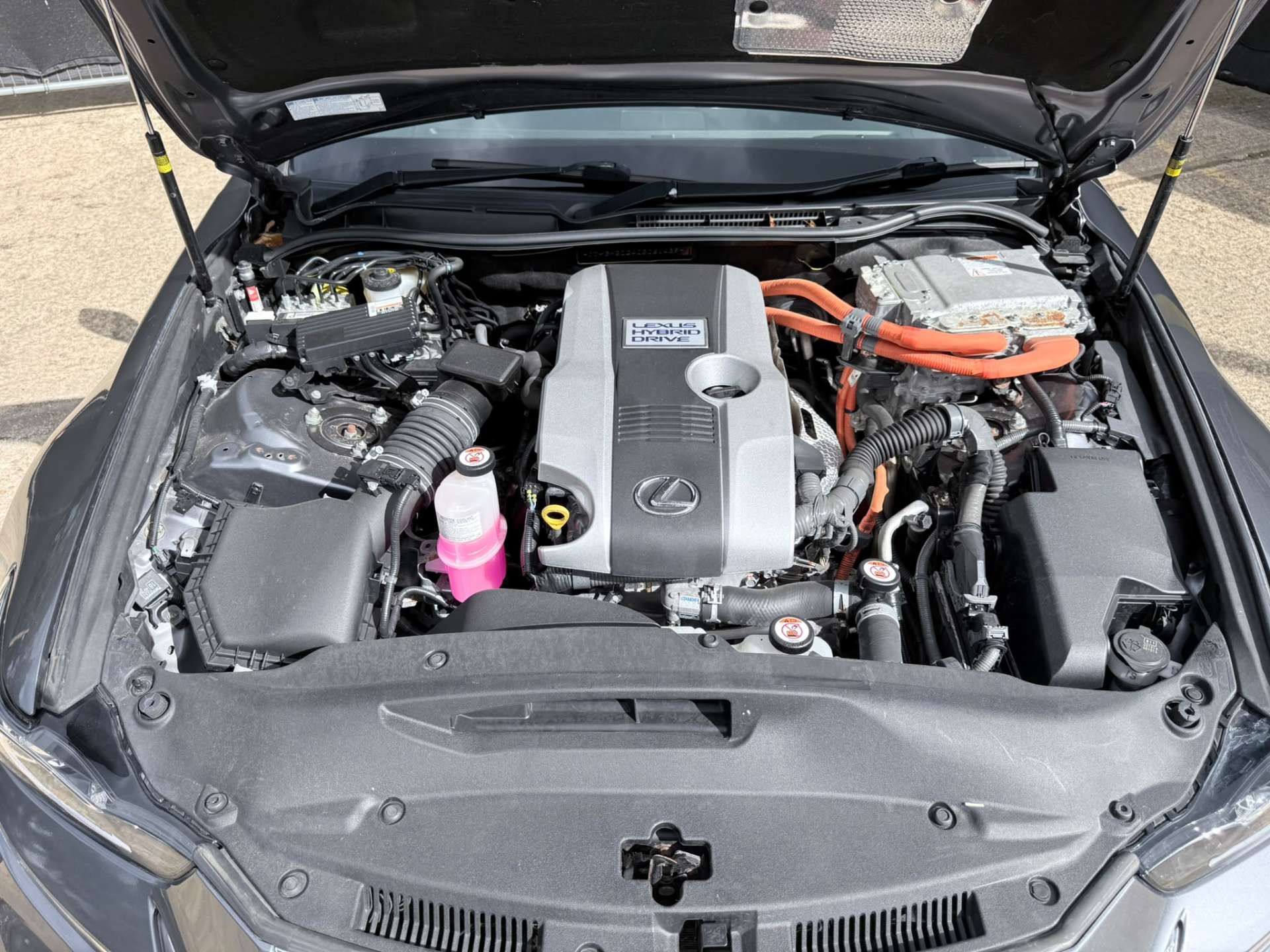 
								Lexus IS 2.5 IS 300h Executive Edition CVT 4dr full									