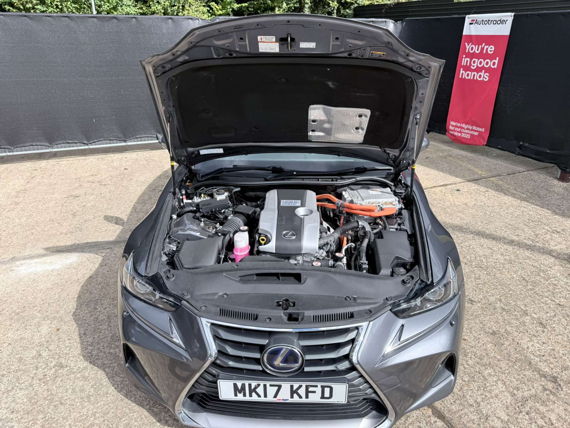 
								Lexus IS 2.5 IS 300h Executive Edition CVT 4dr full									