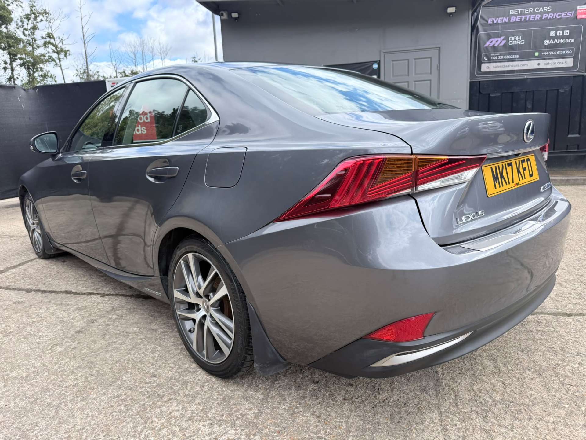 
								Lexus IS 2.5 IS 300h Executive Edition CVT 4dr full									