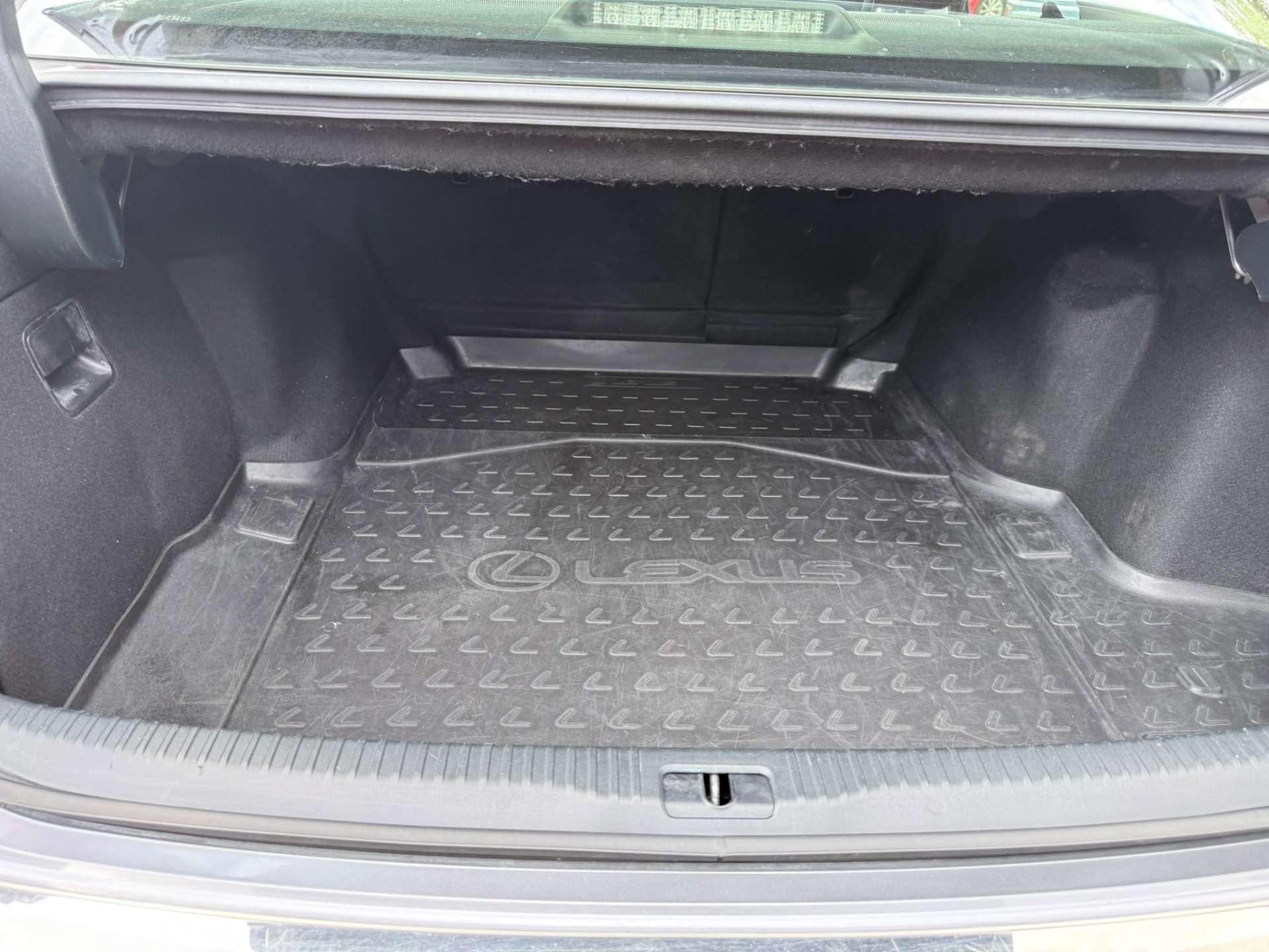 
								Lexus IS 2.5 IS 300h Executive Edition CVT 4dr full									