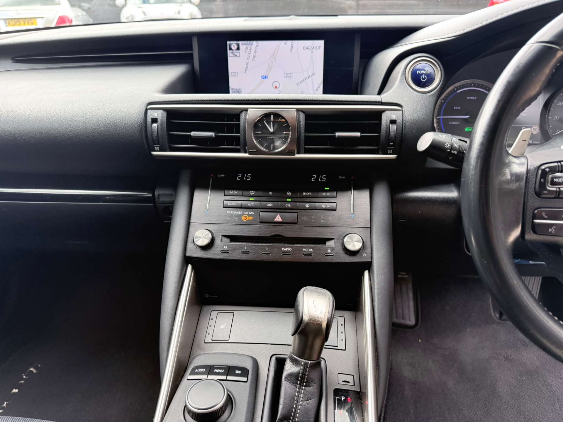 
								Lexus IS 2.5 IS 300h Executive Edition CVT 4dr full									